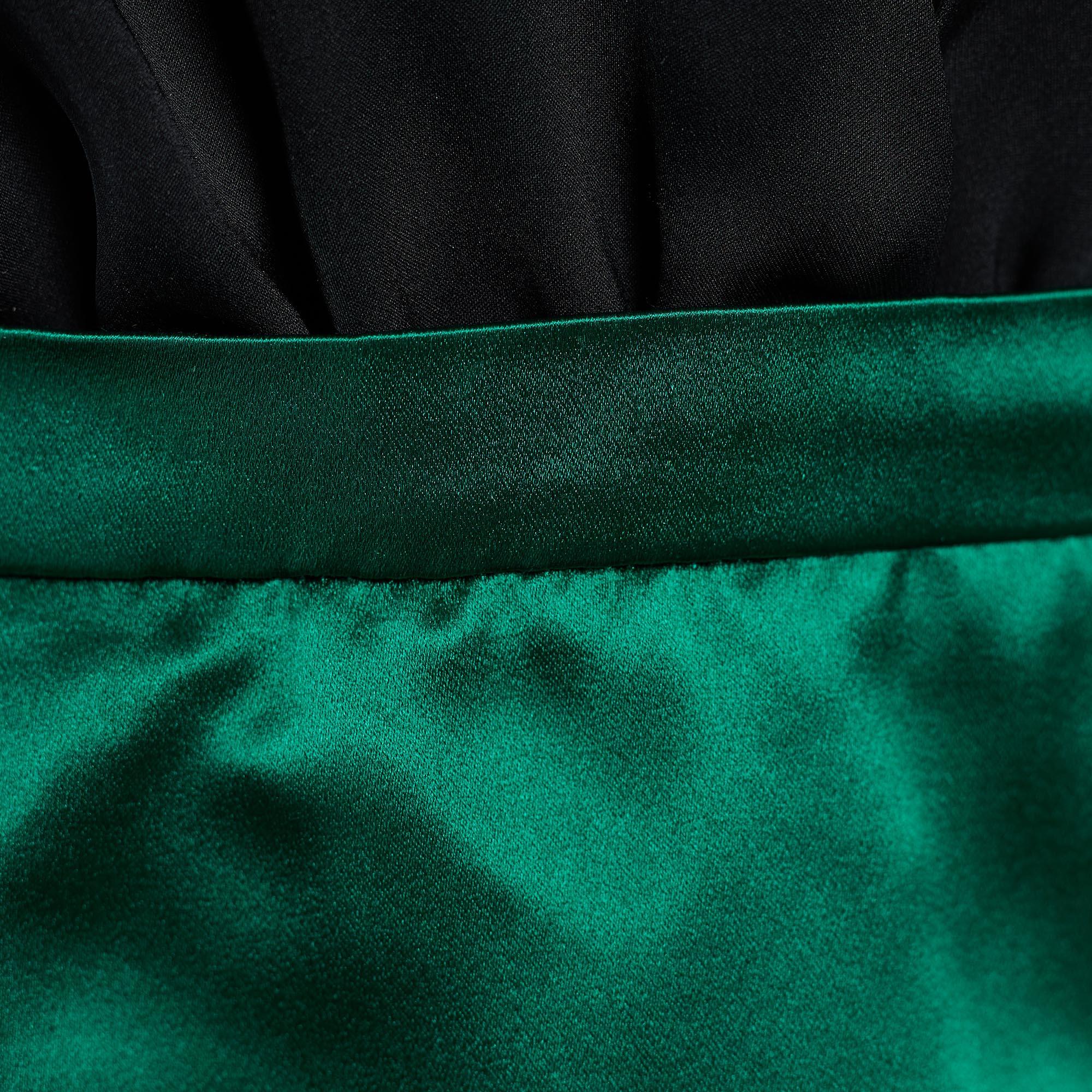 Gucci Black and Emerald Green Silk Cut-Out Detail Backless Long Sleeve Dress M In Good Condition In Dubai, Al Qouz 2