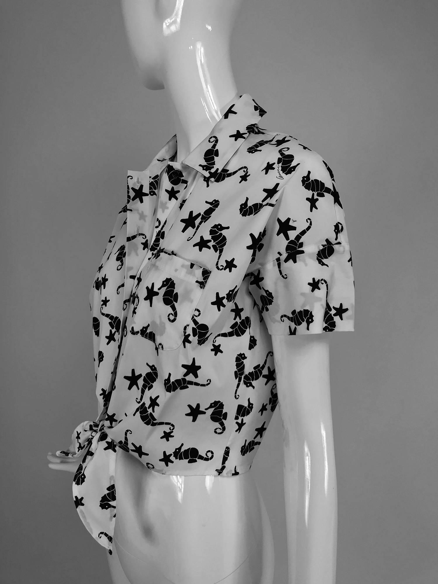 Gucci black and white sea horse print tie front blouse  In Excellent Condition In West Palm Beach, FL