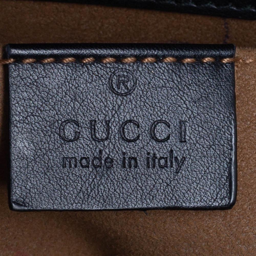 Gucci Black/Beige GG Supreme Canvas and Leather Small Padlock Shoulder Bag In Good Condition In Dubai, Al Qouz 2