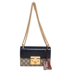 Gucci Schwarz/Beige GG Supreme Umhängetasche aus Segeltuch und Leder mit Vorhängeschloss
