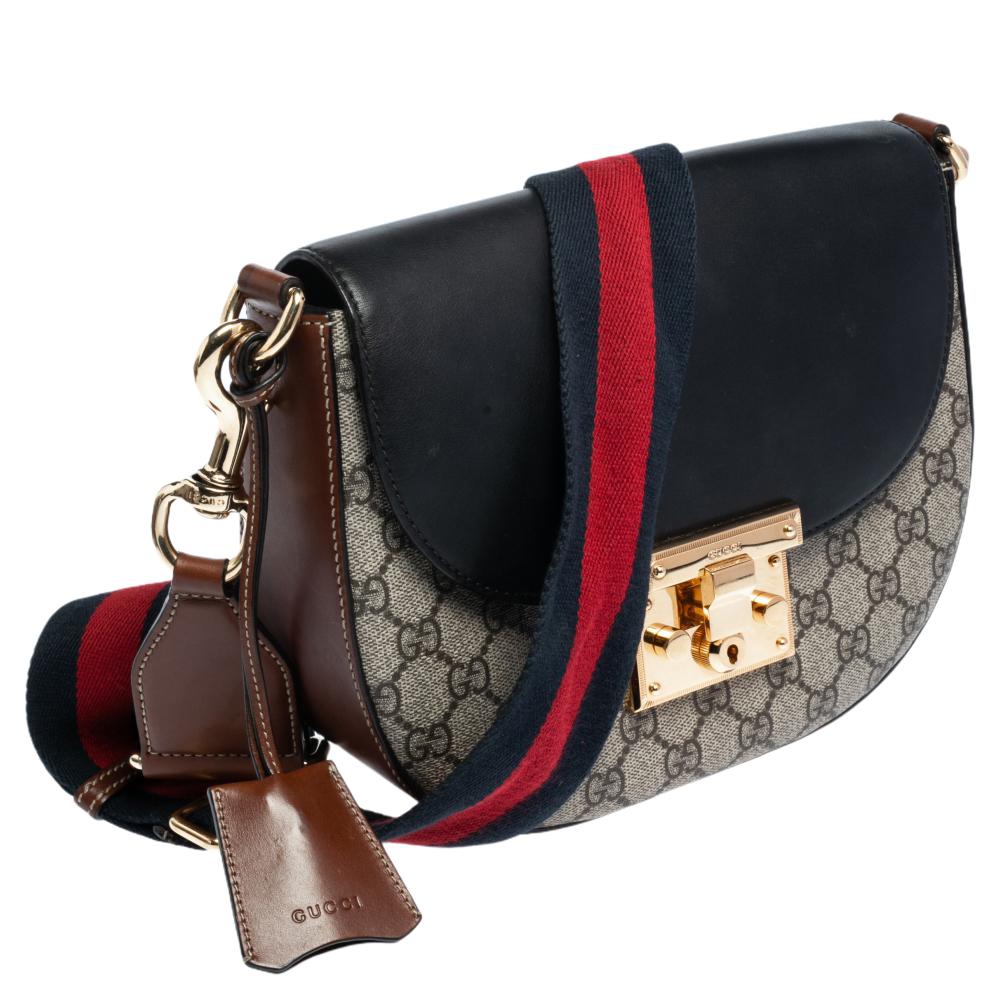 Gucci Black/Beige GG Supreme Canvas Medium Padlock Shoulder Bag In Good Condition In Dubai, Al Qouz 2