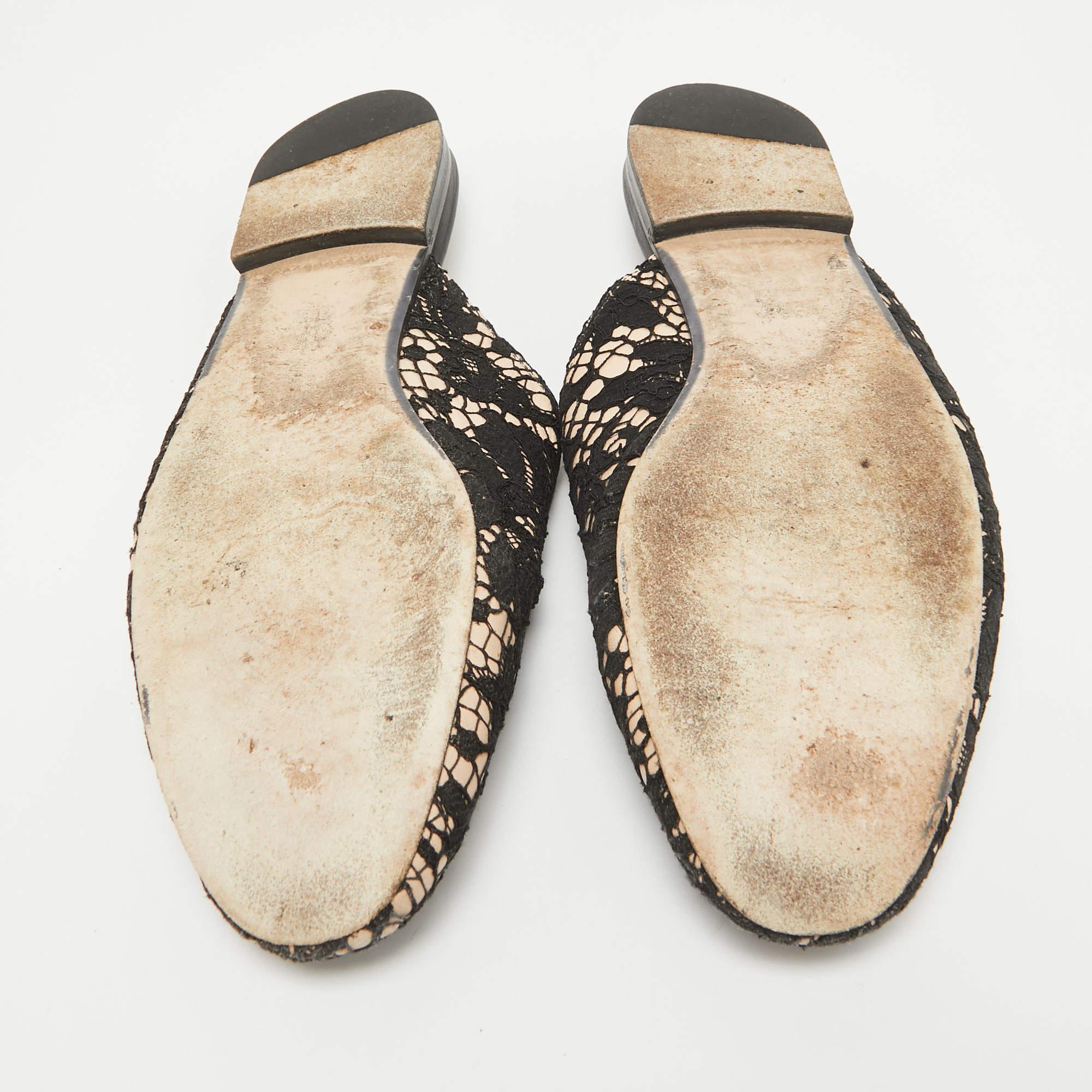 Gucci Black/Beige Lace and Leather Princetown Flat Mules Size 39.5 For Sale 2