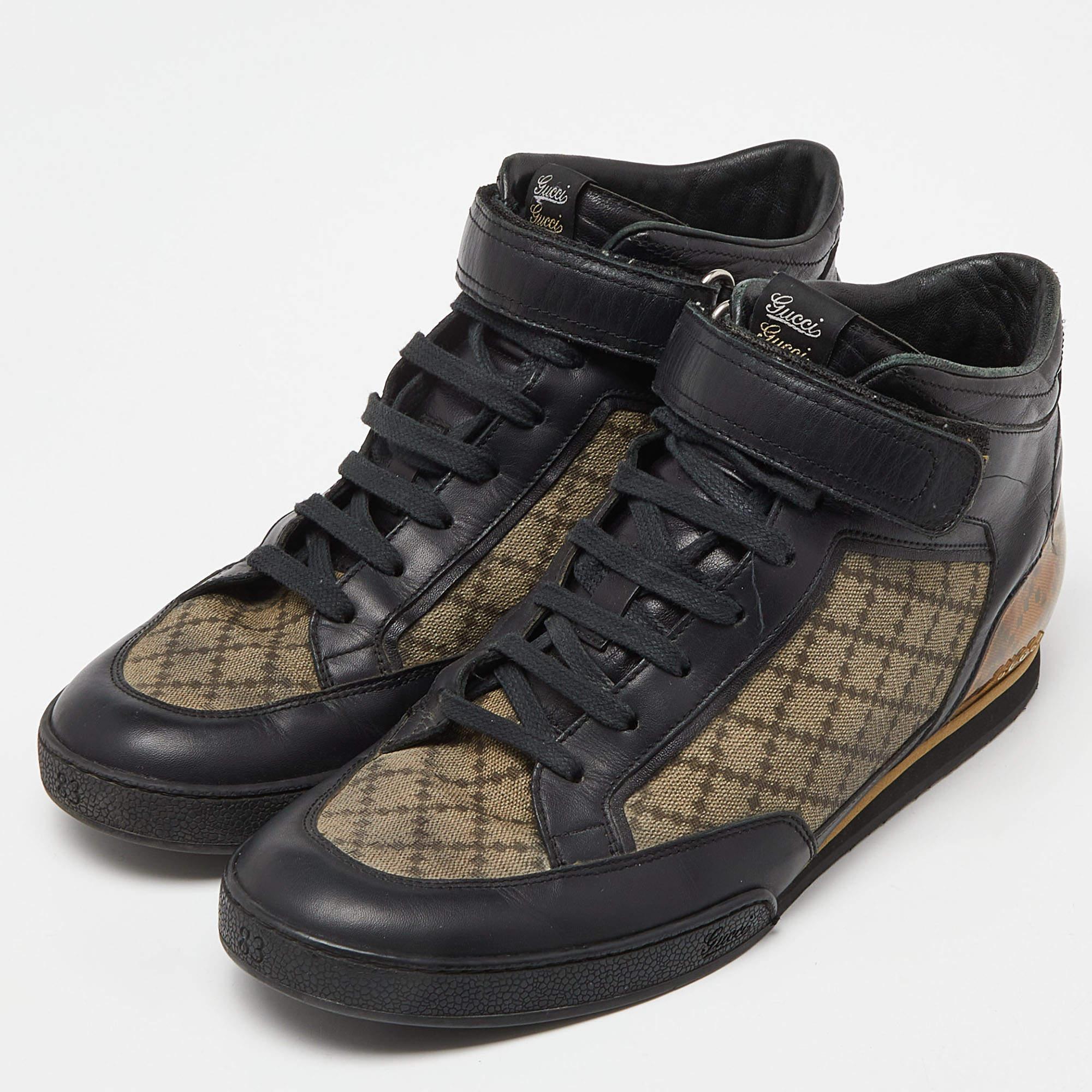 Elevate your footwear game with these Gucci sneakers. Combining high end aesthetics and unmatched comfort these sneakers are a symbol of modern luxury and impeccable taste.