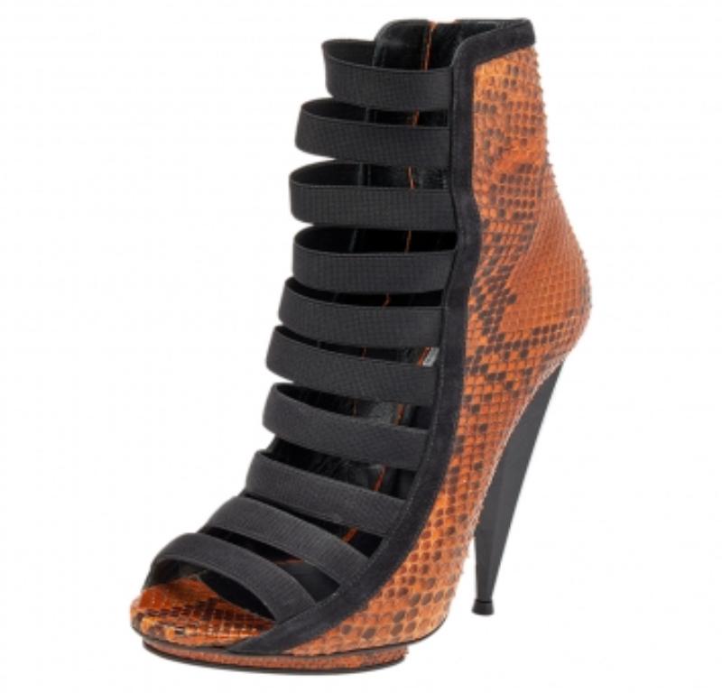 Gucci Bottes en cuir et daim python noir/brun Taille 38.5 Bon état à Dubai, Al Qouz 2