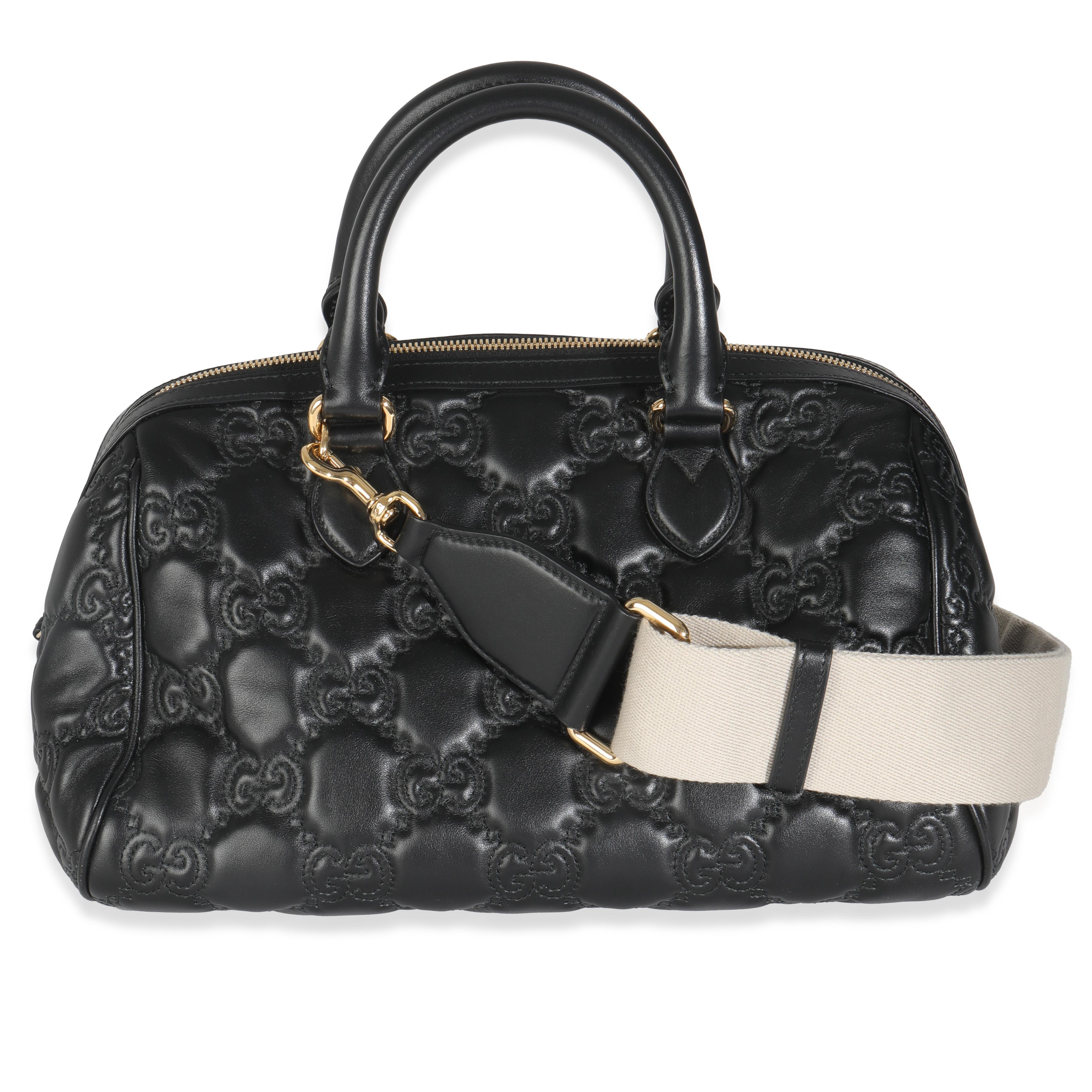 Título del listado: Bolso bombín mediano GG Matelasse de piel de becerro negra de Gucci
SKU: Z145218
Estado: Seminuevo 
Descripción del estado: La Web verde y roja de Gucci se creó en 1964 y desde entonces se considera una firma reconocible de la