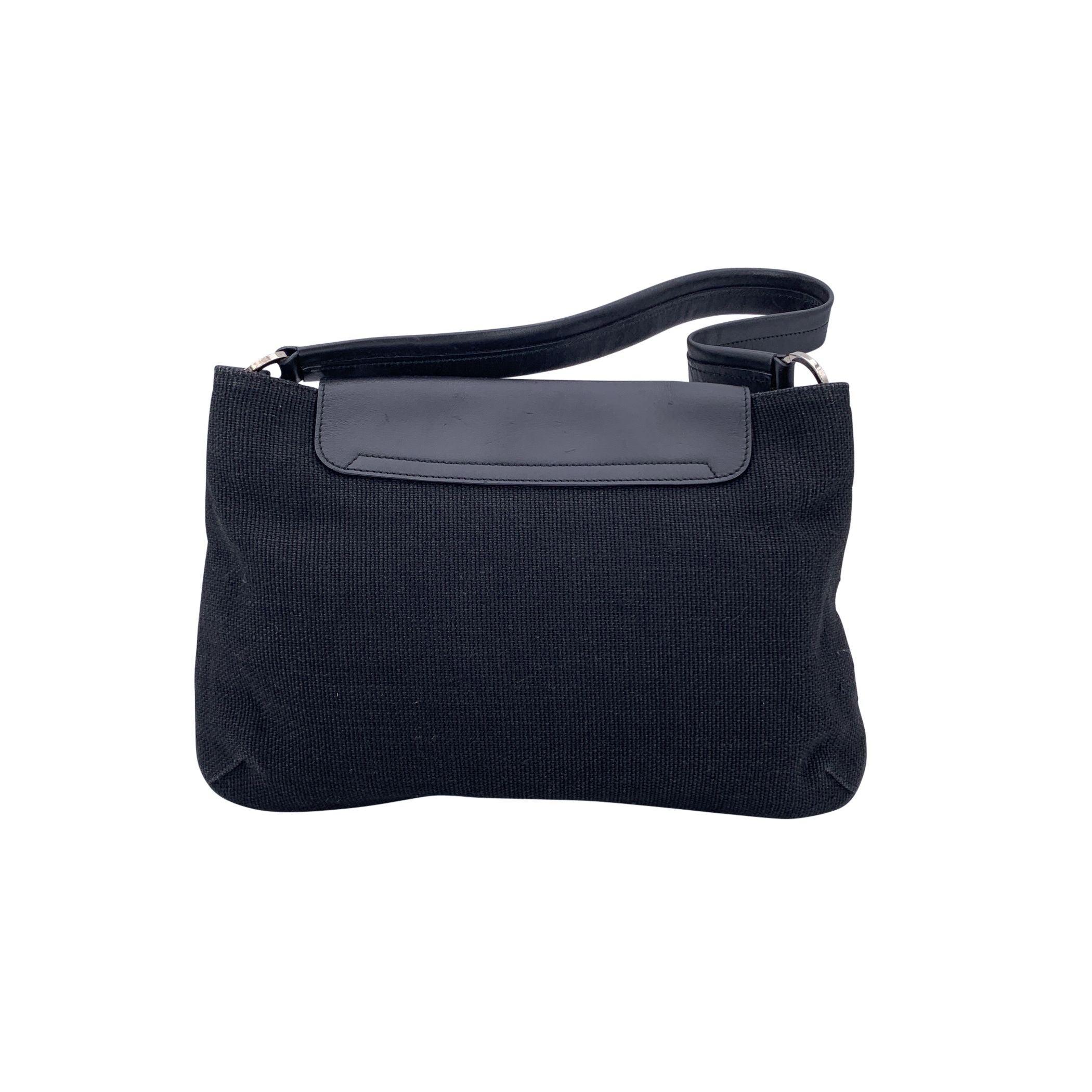 Noir Sac à bandoulière à rabat en toile et cuir noir de Gucci en vente