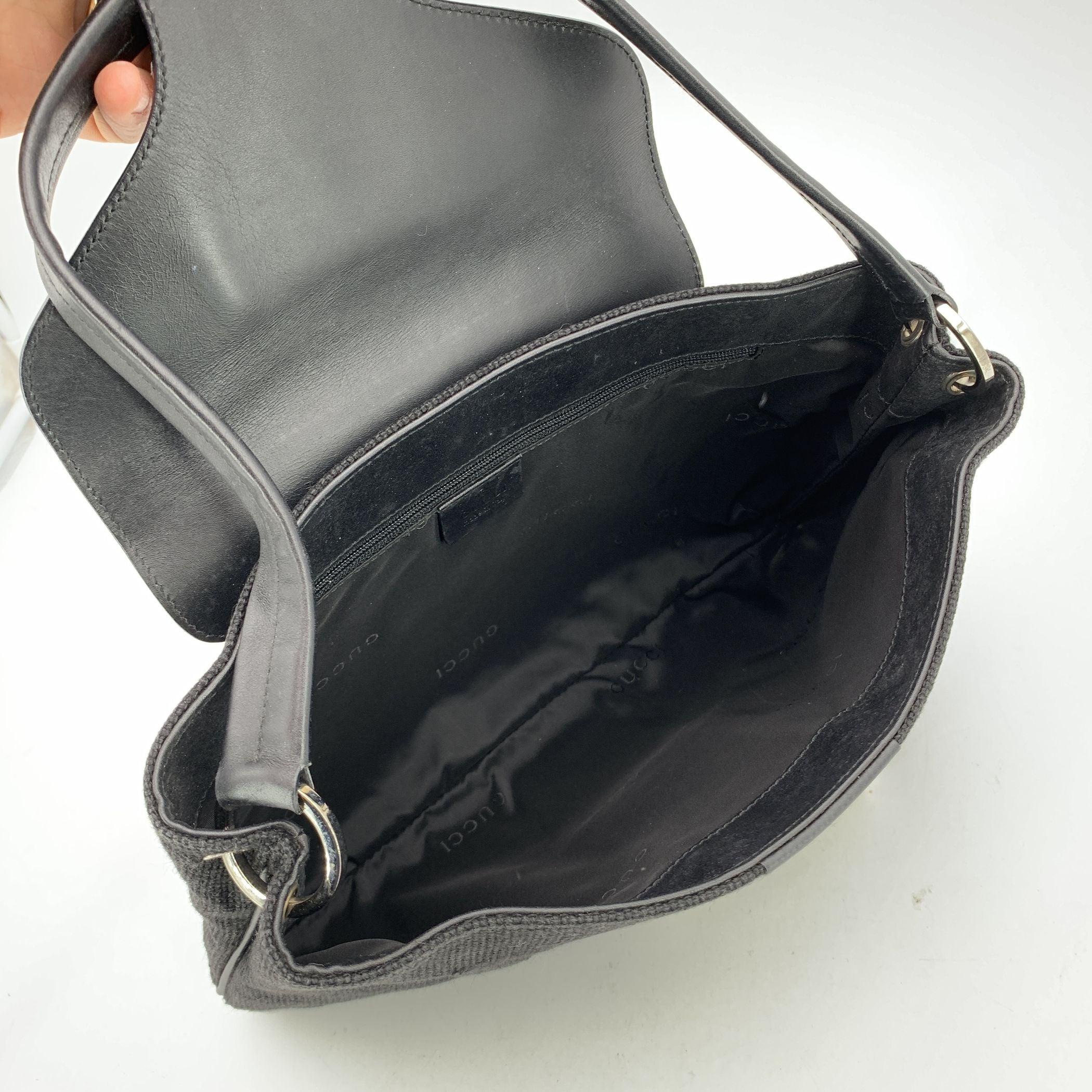 Sac à bandoulière à rabat en toile et cuir noir de Gucci Bon état - En vente à Rome, Rome
