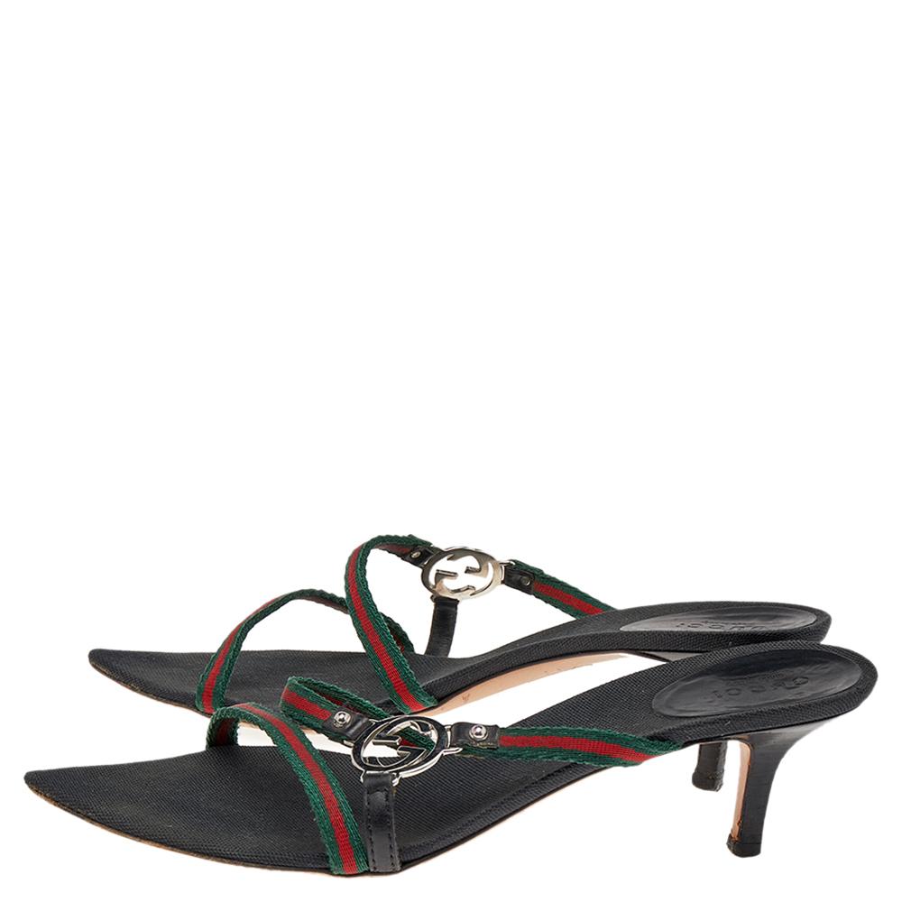 Gucci Black Canvas GG Logo Sandals Size 38.5 In Good Condition In Dubai, Al Qouz 2