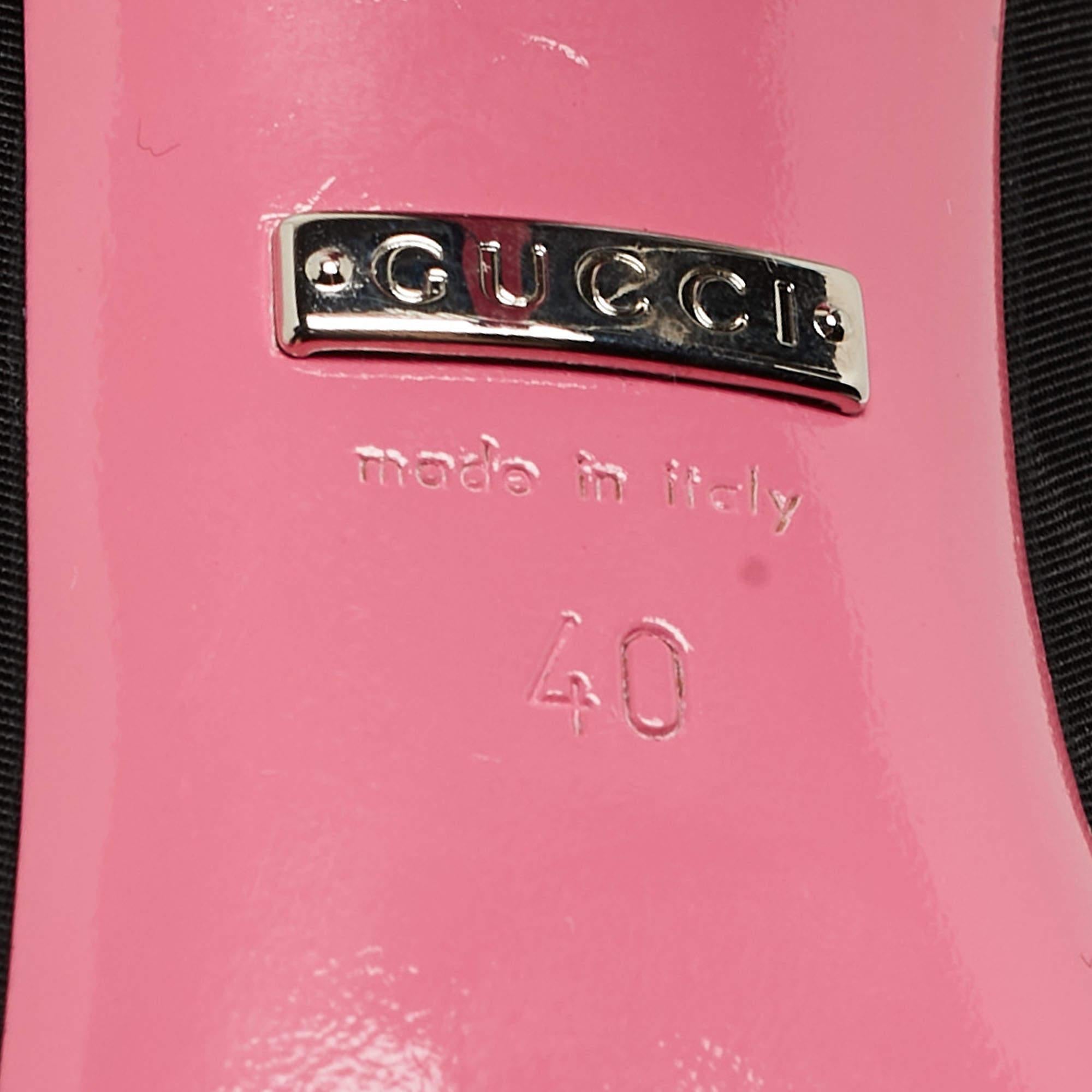 Gucci Black Canvas Virginia Mary Jane Pumps Size 40 In Excellent Condition For Sale In Dubai, Al Qouz 2
