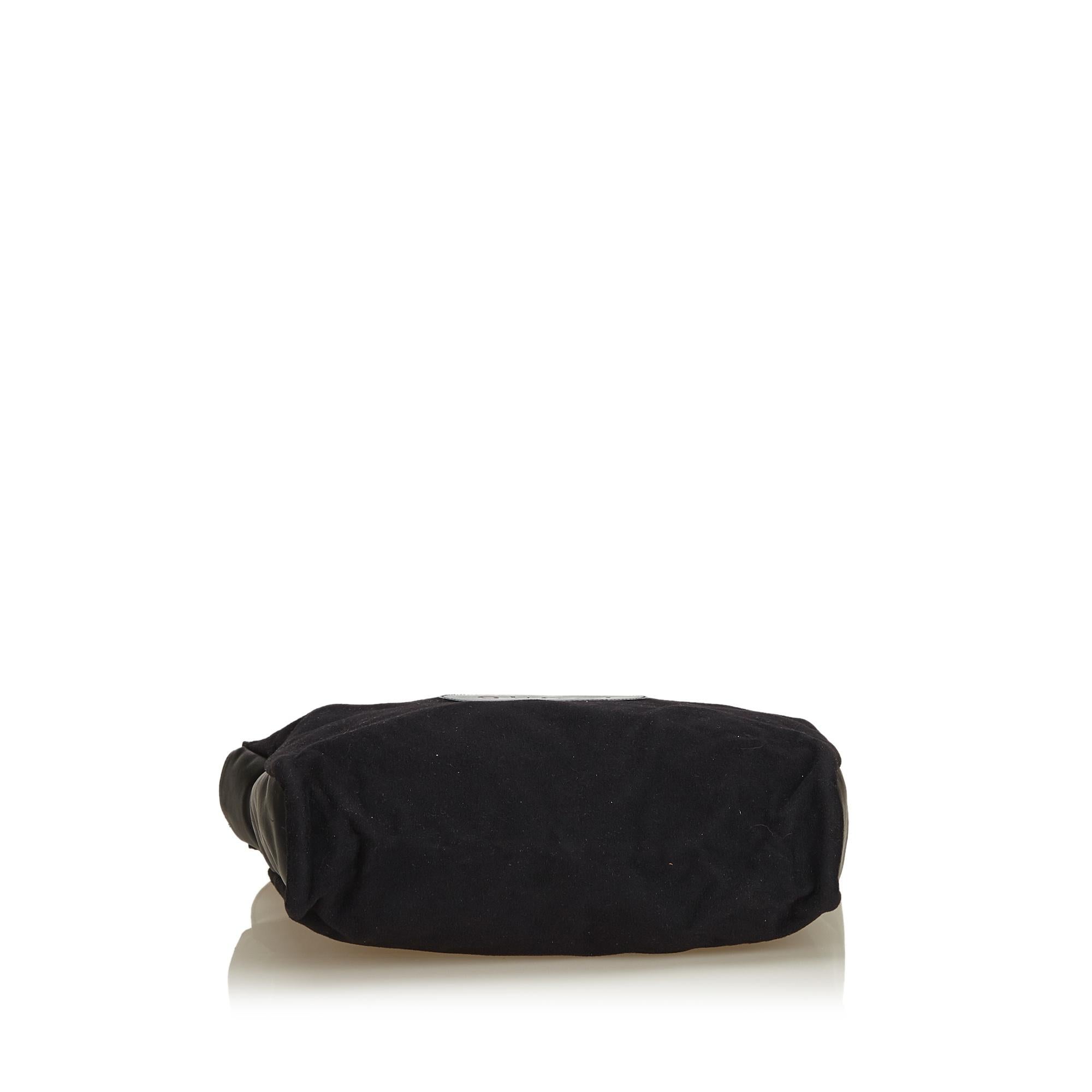Women's Gucci Black Chemical Fiber Handbag For Sale