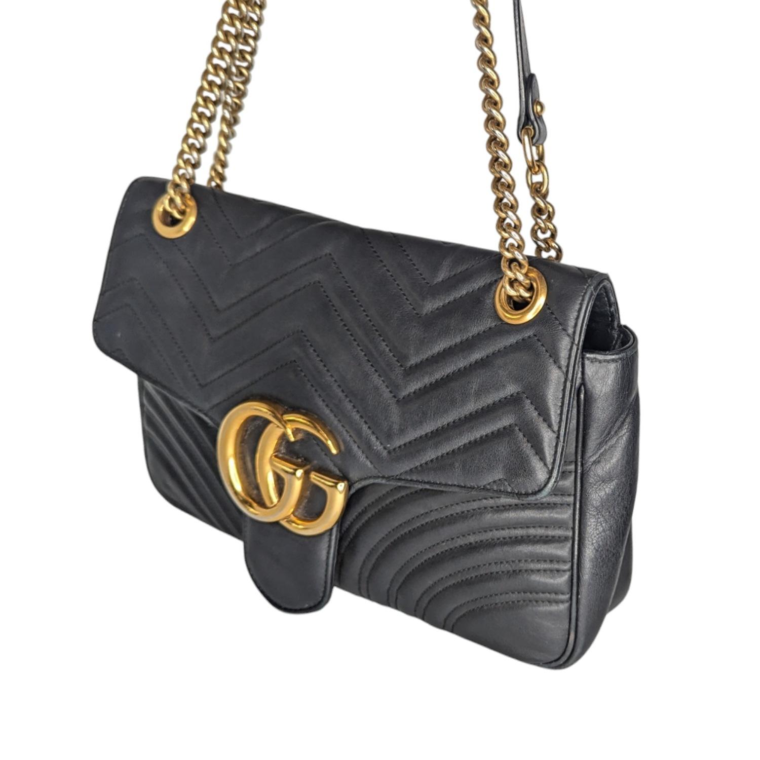 Gucci Black Chevron Quilted GG Marmont Medium Shoulder Bag In Good Condition In Scottsdale, AZ
