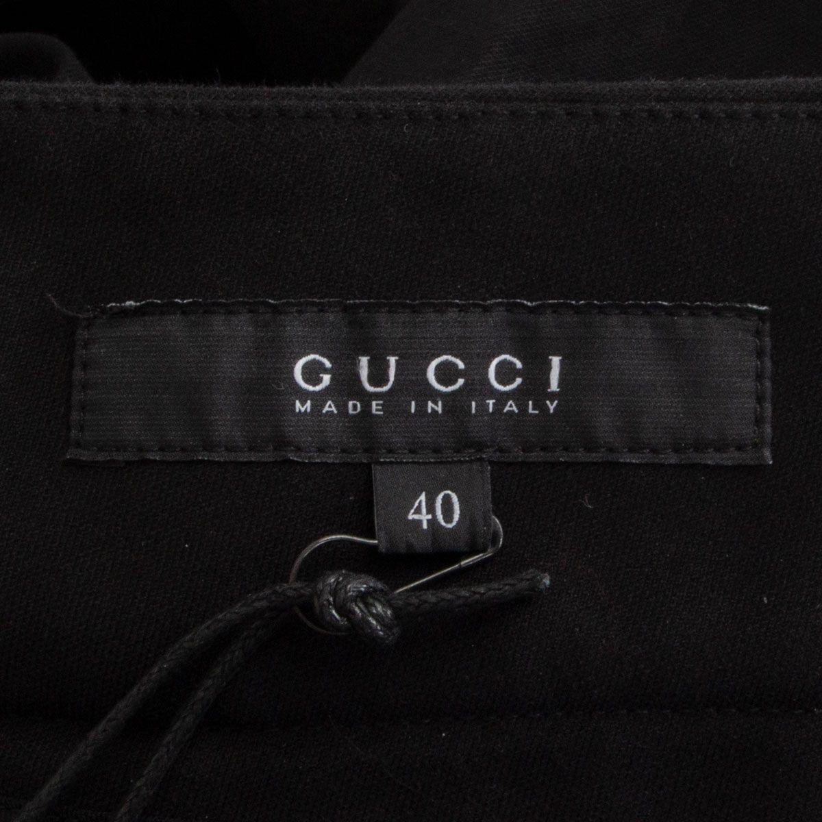 GUCCI black cotton BUCKLE Tapered Leg Pants 40 S In Excellent Condition In Zürich, CH