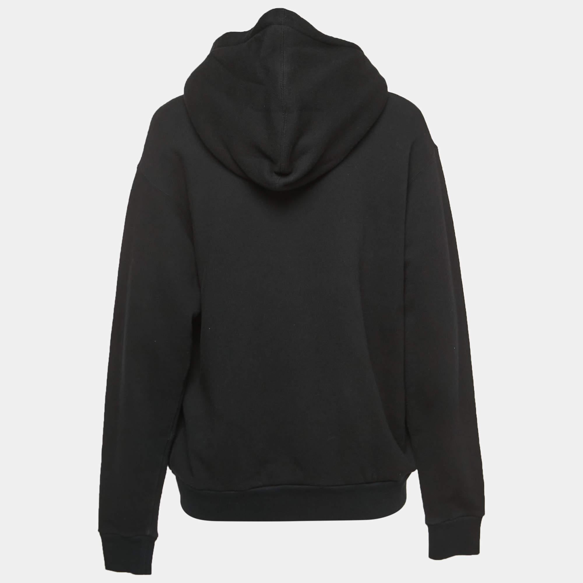 Discover the epitome of cozy chic with this Gucci women's sweatshirt. Crafted for both warmth and style, it combines comfort with fashion-forward detailing, making it your go-to choice for casual sophistication.

