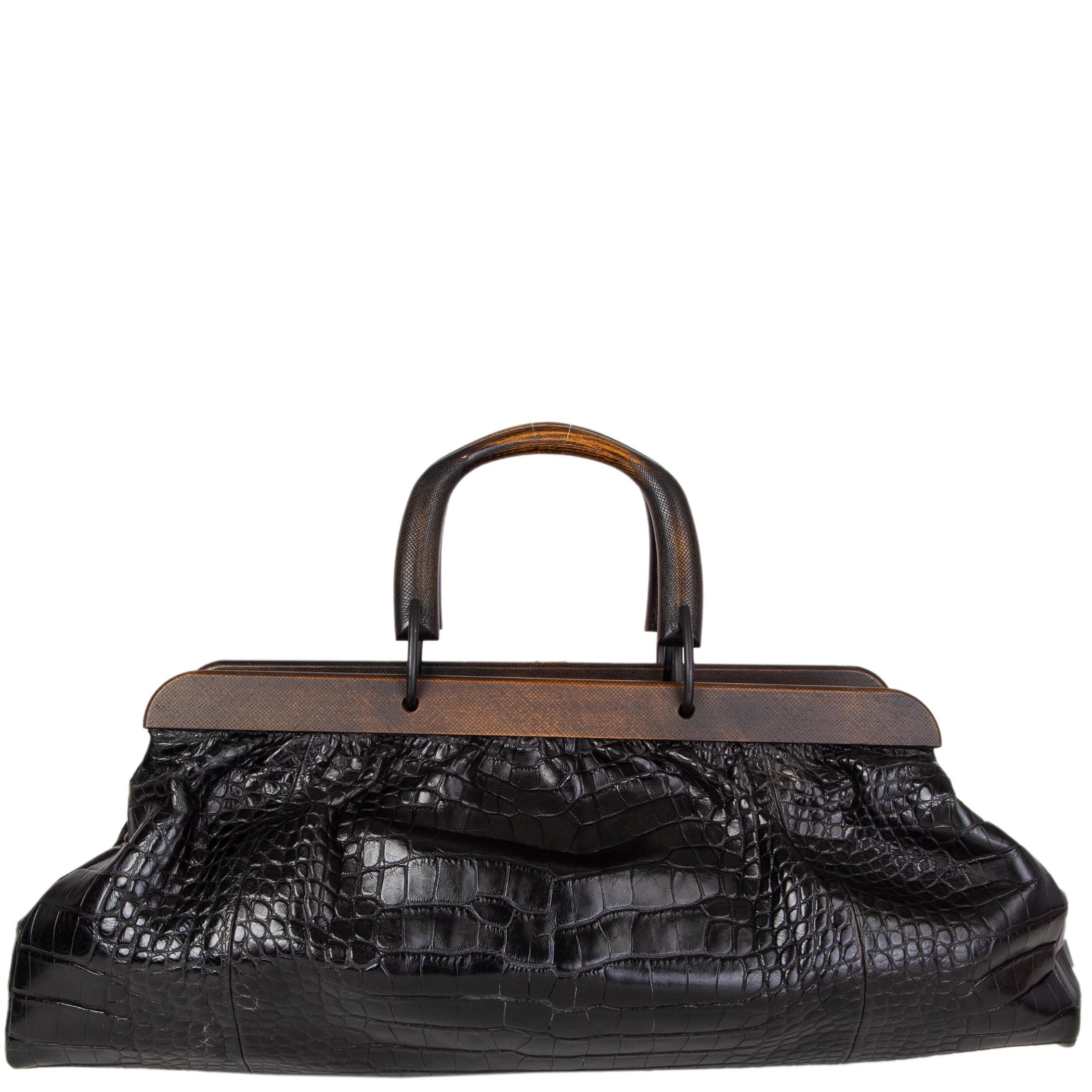 black gucci bag with wooden handle