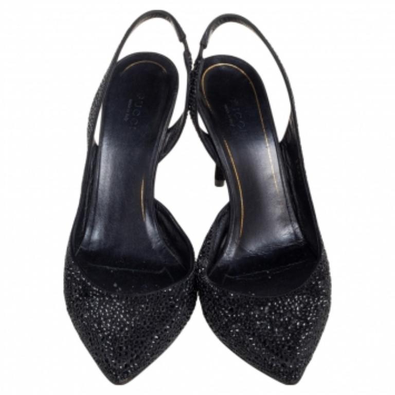 Gucci - Escarpins Noah D'Orsay en satin et daim ornés de cristaux noirs, taille 39 en vente 1