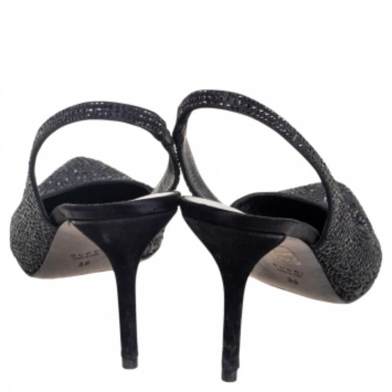 Gucci - Escarpins Noah D'Orsay en satin et daim ornés de cristaux noirs, taille 39 en vente 2