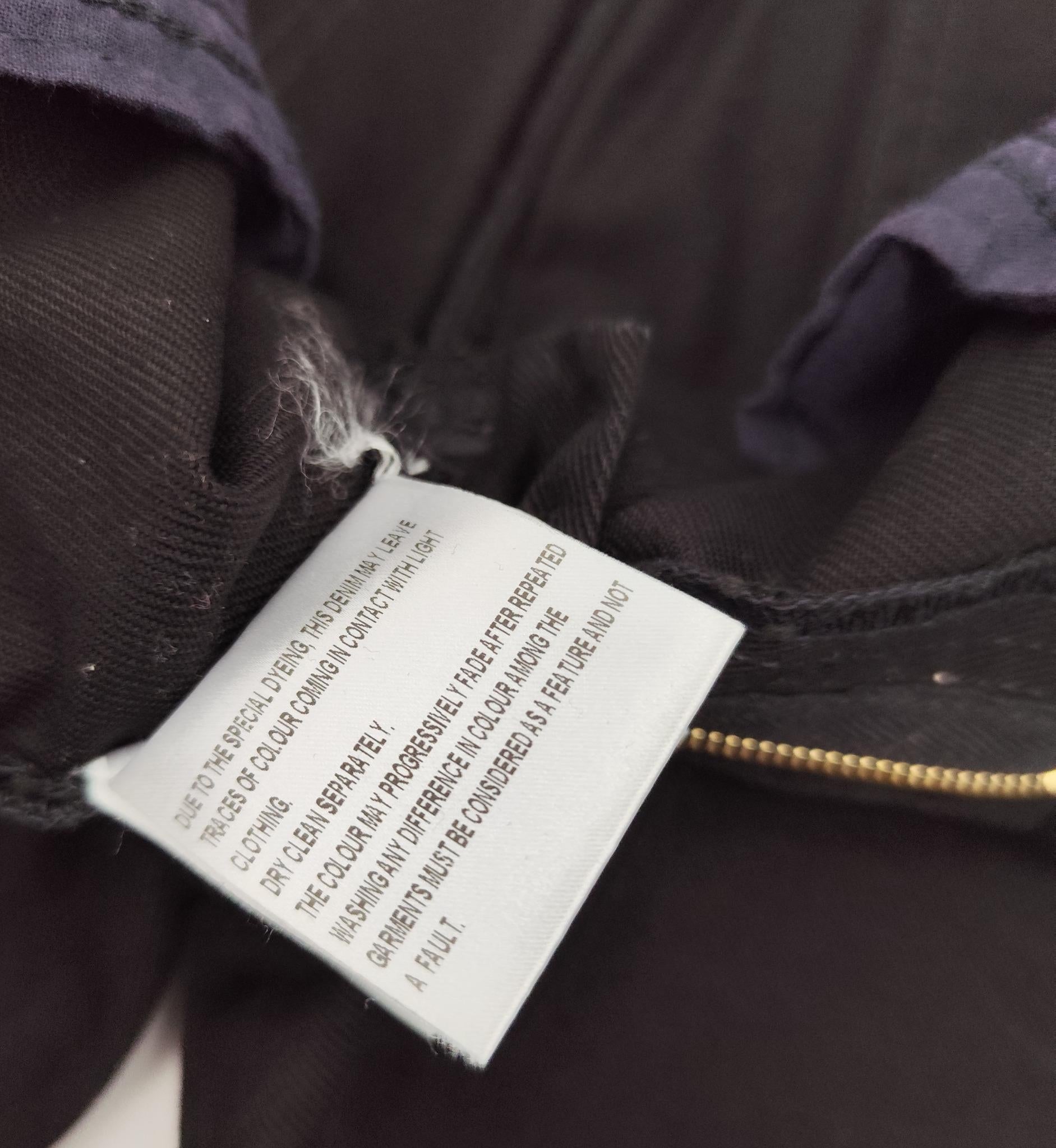 Pantalon à rayures latérales en denim noir Gucci en vente 7