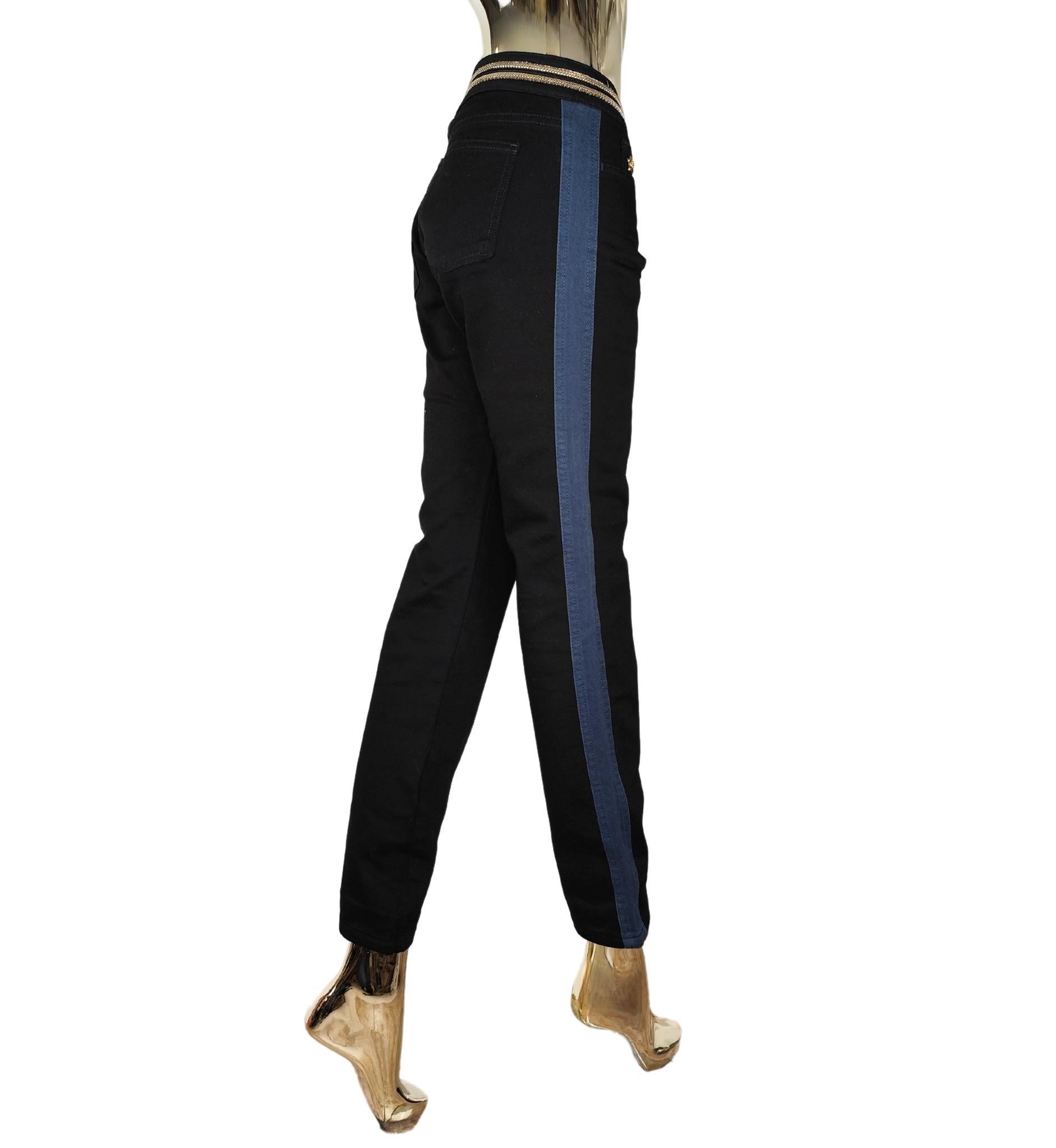 Noir Pantalon à rayures latérales en denim noir Gucci en vente