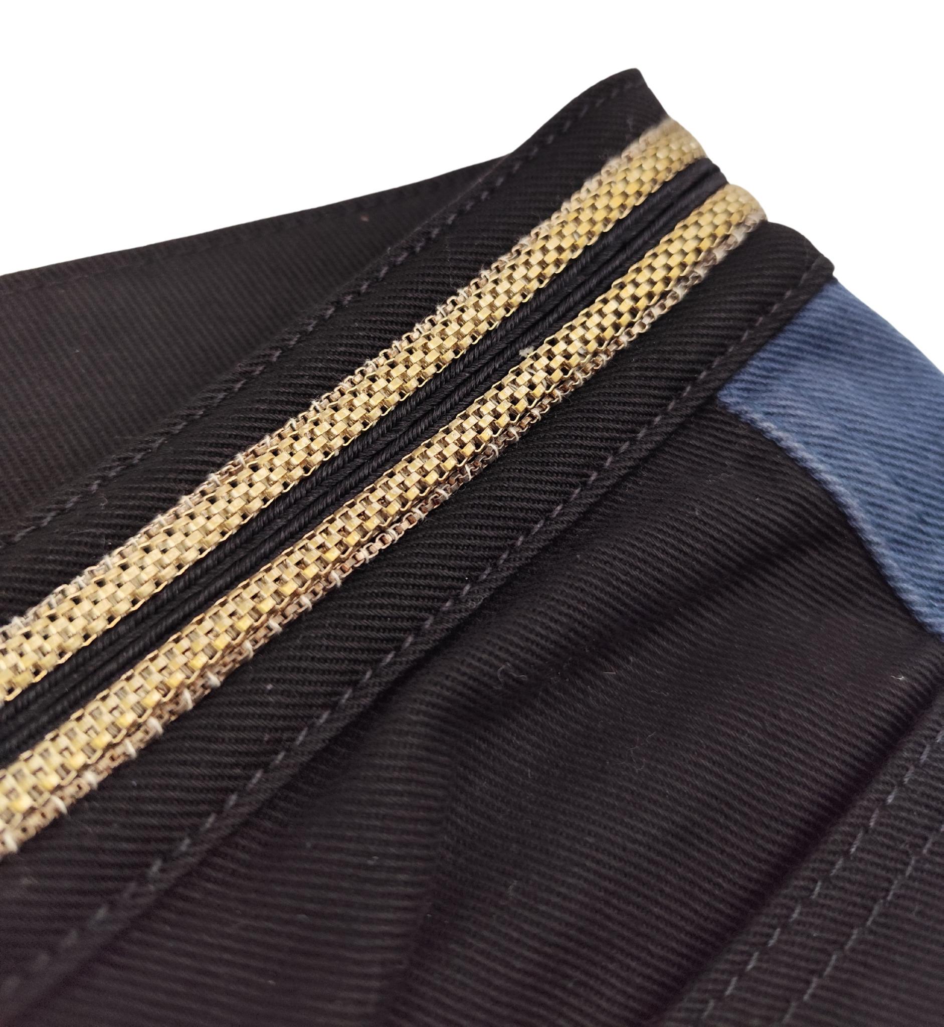 Pantalon à rayures latérales en denim noir Gucci en vente 3