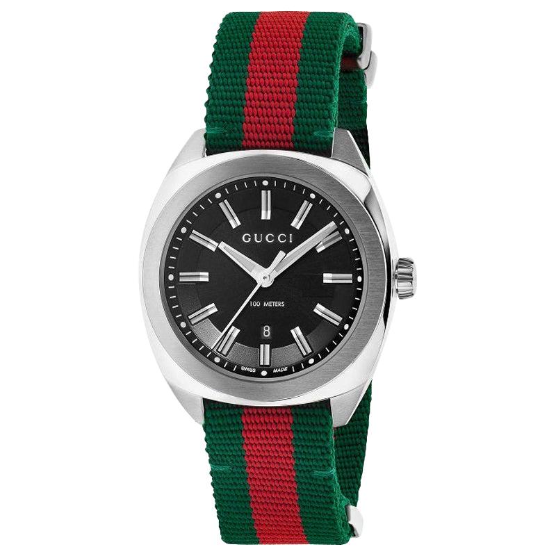 Gucci Uhr mit schwarzem Zifferblatt YA142305 im Angebot bei 1stDibs