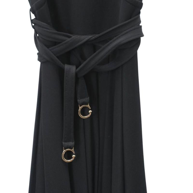 Noir Gucci - Petite robe de cocktail noire à manches courtes et col en V avec nœud papillon GG en mélange élastique en vente