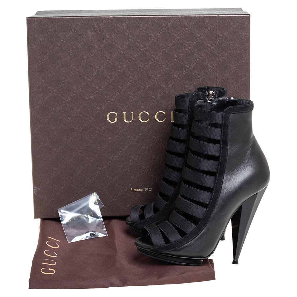 Gucci Black Elastic And Leather Isadora Gladiator Booties Size 35 In Good Condition For Sale In Dubai, Al Qouz 2