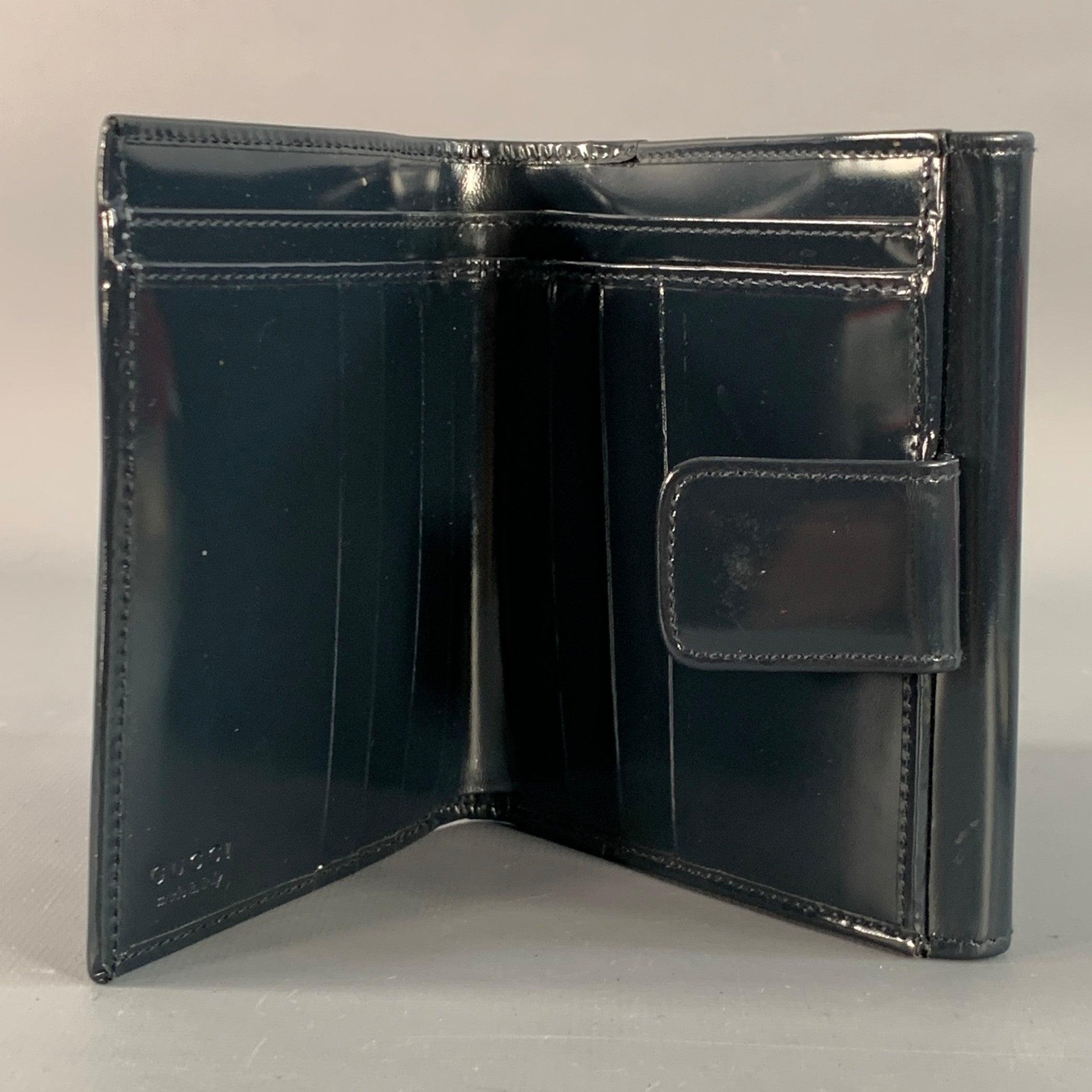 GUCCI Portefeuille en cuir verni avec logo embossé, noir Pour femmes en vente
