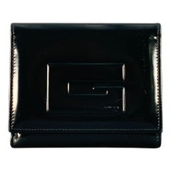 GUCCI Portefeuille en cuir verni avec logo embossé, noir