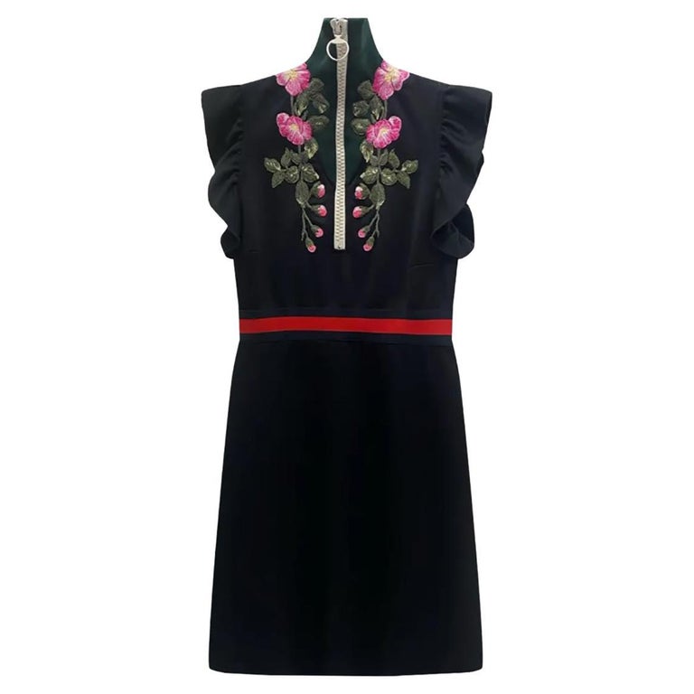 Gucci red dress with silver floral embroidery size M