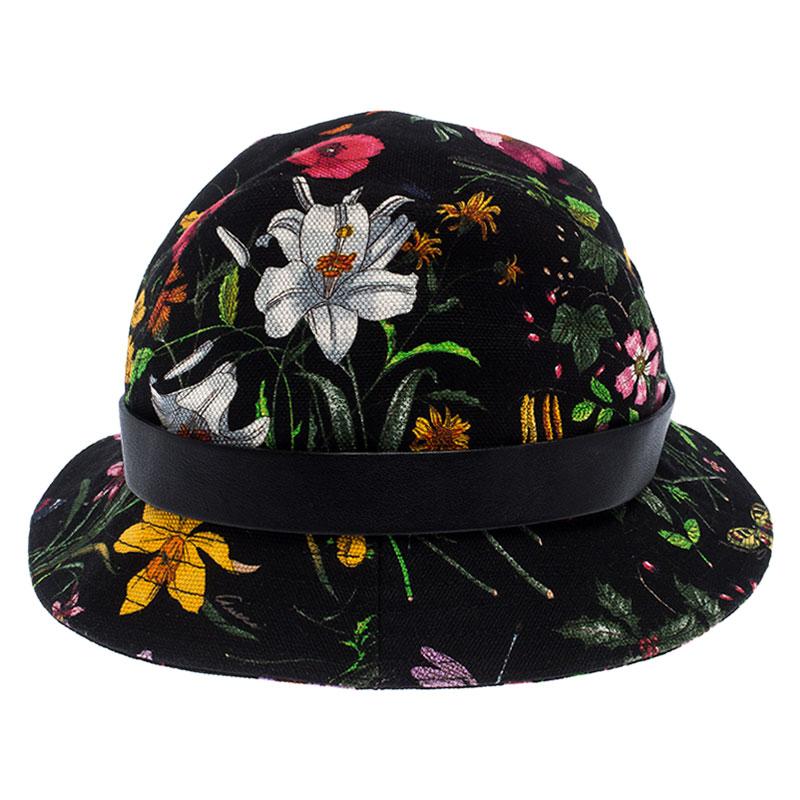 The Gucci bucket hat has the classic appeal and this fashion accessory will fit well in your casual wardrobe. Crafted from a floral-printed cotton blend, the hat is accented with a leather band around the bottom of its crown detailed with the brand
