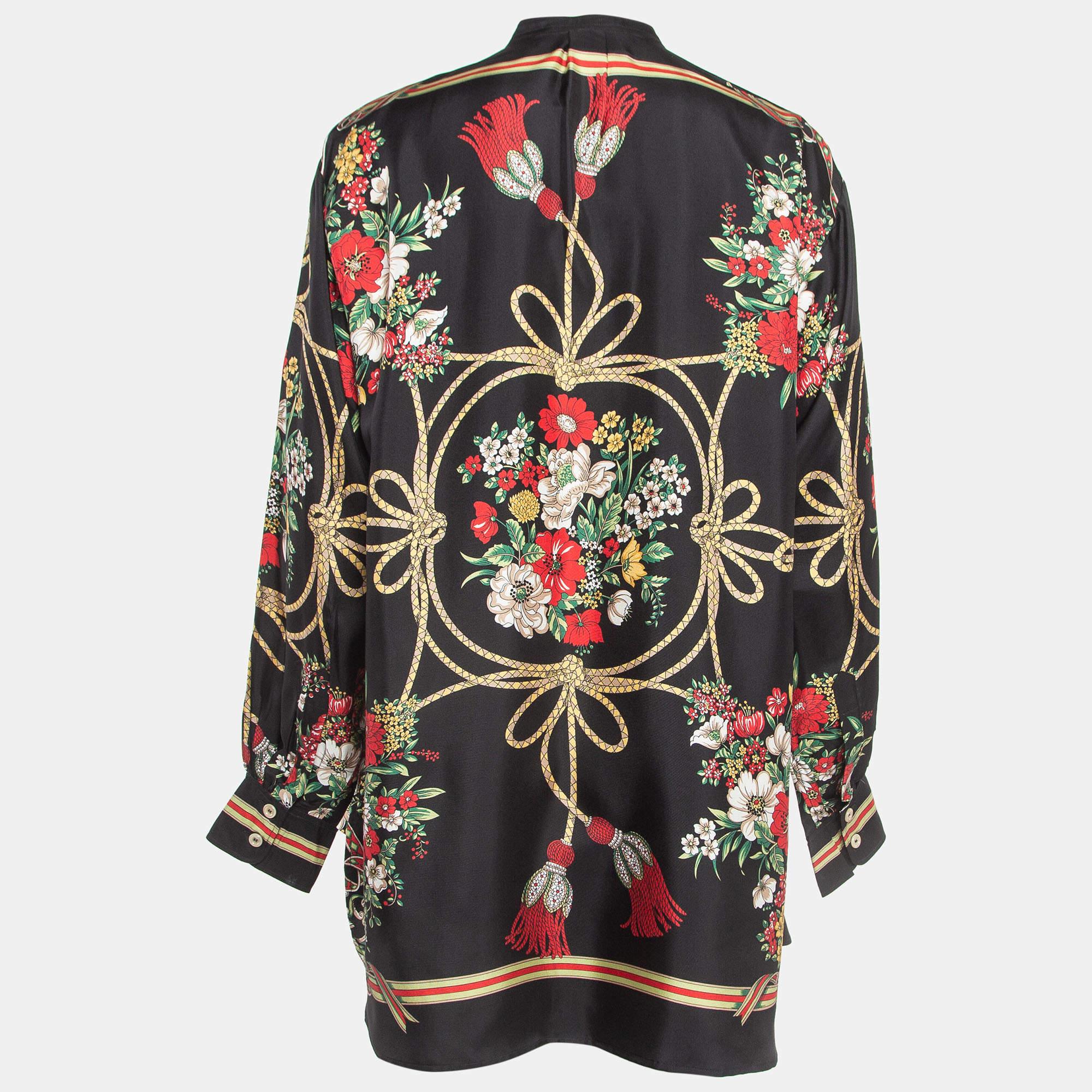 Complement your elegance with a lovely blouse like this one. With its pretty design and prime quality fabric, this blouse is the best pick to look sophisticated and poised.

