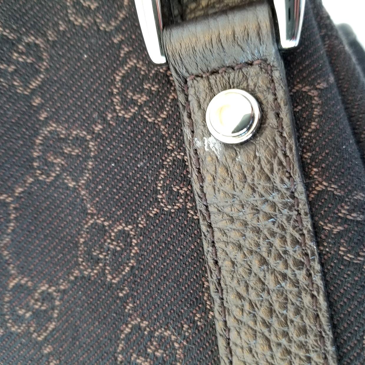Gucci Black GG Black Guccissima Hand Bag In Good Condition For Sale In Columbia, MO