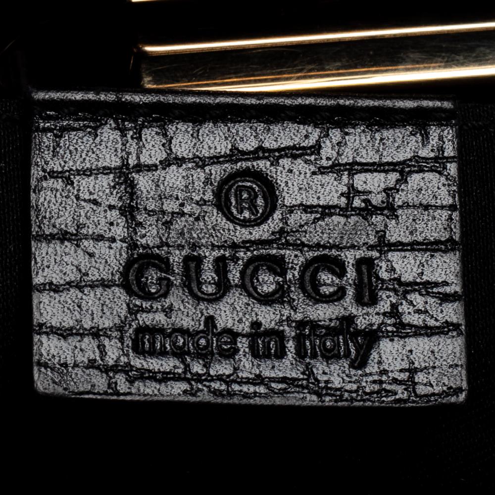 Gucci Schwarze GG Umhängetasche aus Canvas und Leder mit G-Schnalle 4