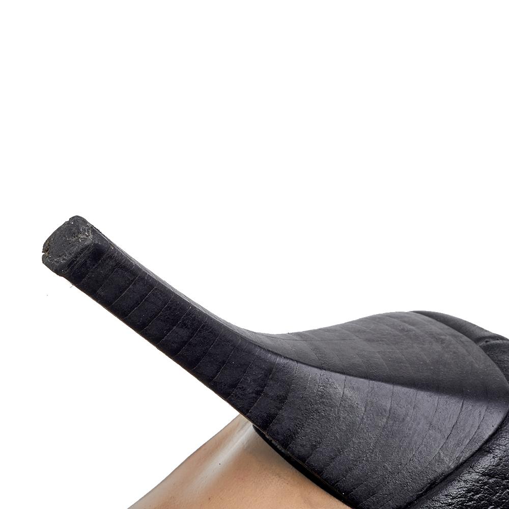 Gucci Black GG Canvas And Leather Horsebit Pumps Size 37.5 In Good Condition For Sale In Dubai, Al Qouz 2