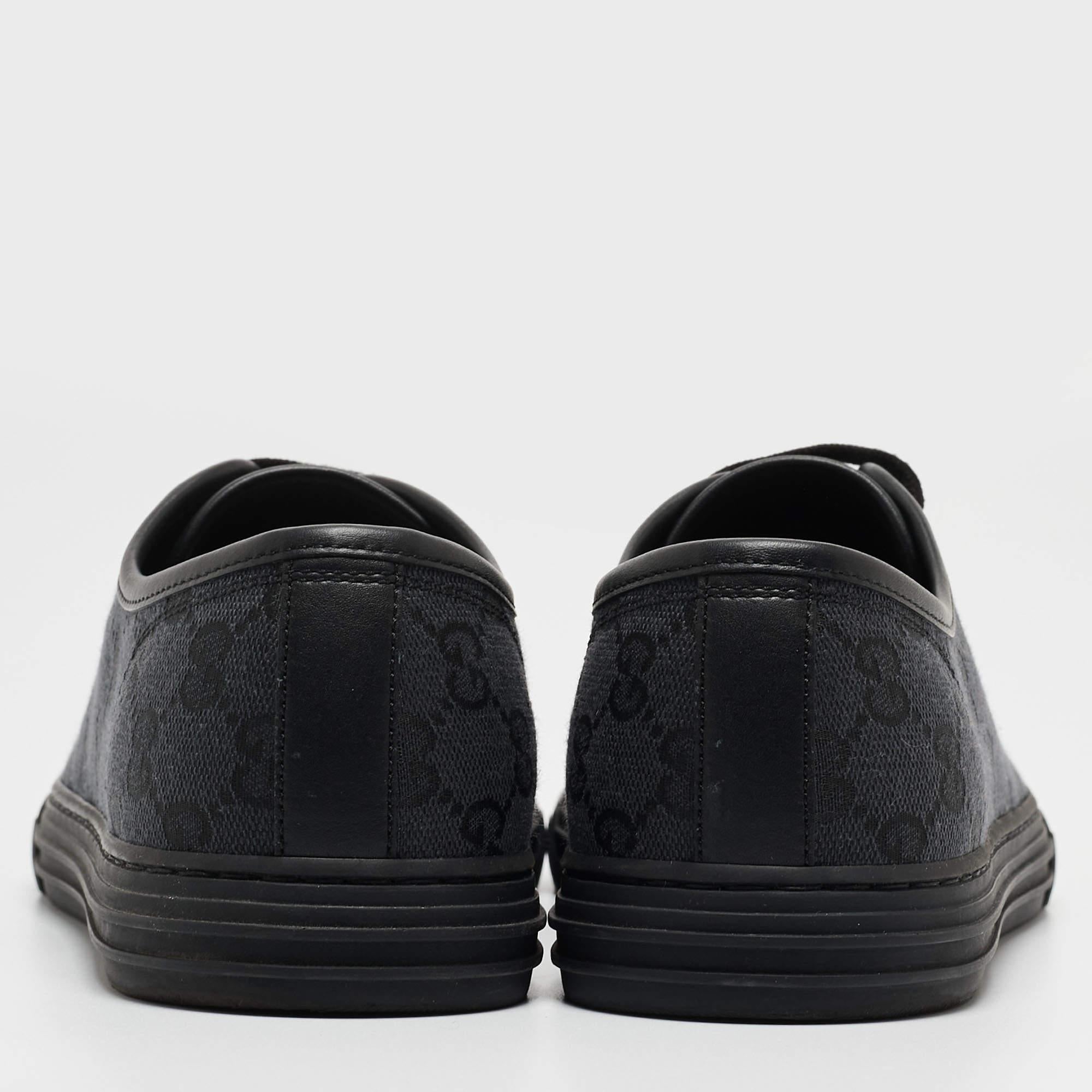 Gucci Black GG Canvas and Leather Low Top Sneakers Size 41.5 In New Condition In Dubai, Al Qouz 2