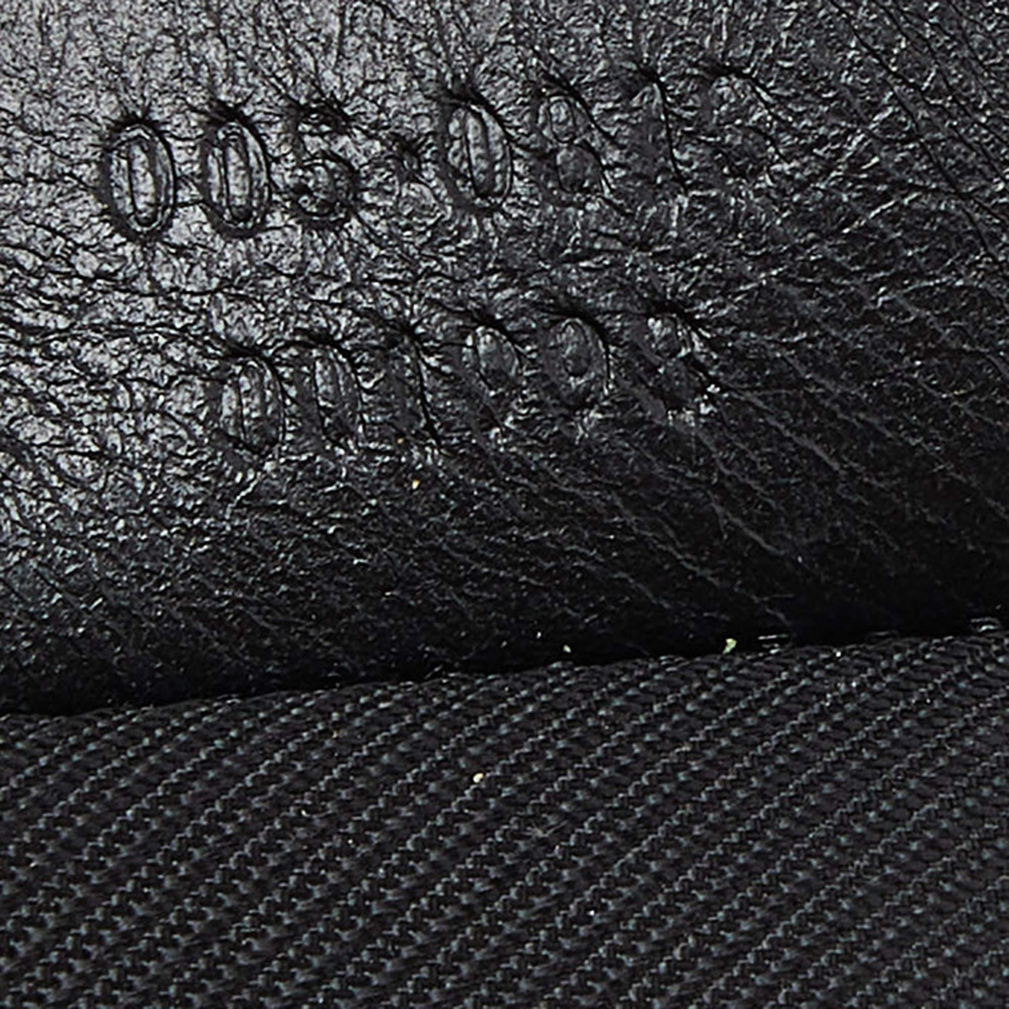 Gucci Black GG Canvas and Leather Pochette For Sale 2