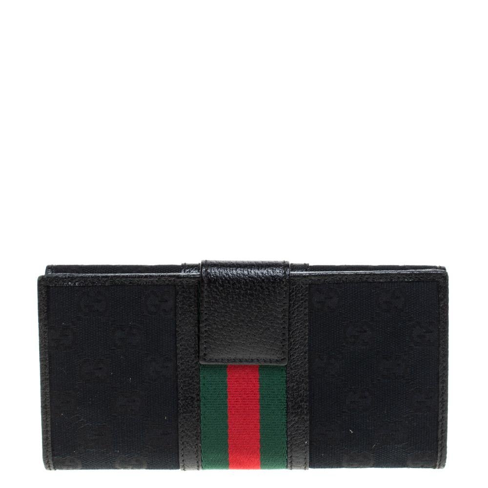 A beautiful wallet for stylish women, this Gucci continental wallet is perfect to be carried solo while you step out to run errands. Crafted in GG canvas, this wallet is accented with leather trimming and the signature web detail on the front. Grab