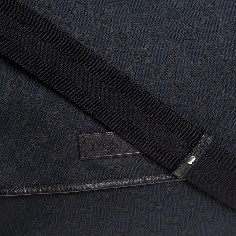 Gucci Black GG Canvas Flap Messenger Bag In Fair Condition In Dubai, Al Qouz 2