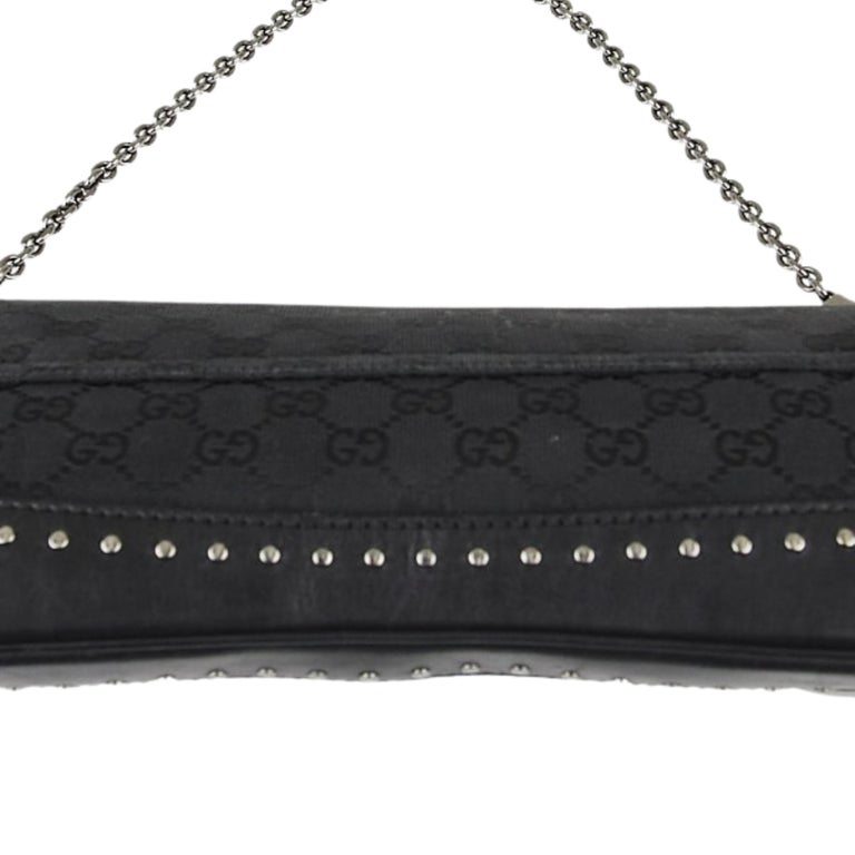 GUCCI Black GG Canvas Horsebit Chain Large Clutch Bag In Excellent Condition For Sale In Montreal, Quebec