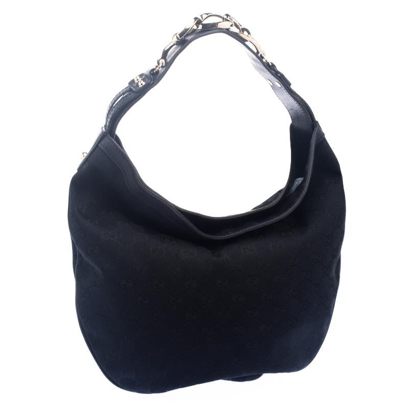 Gucci Black GG Canvas Medium Wave Hobo In Good Condition In Dubai, Al Qouz 2