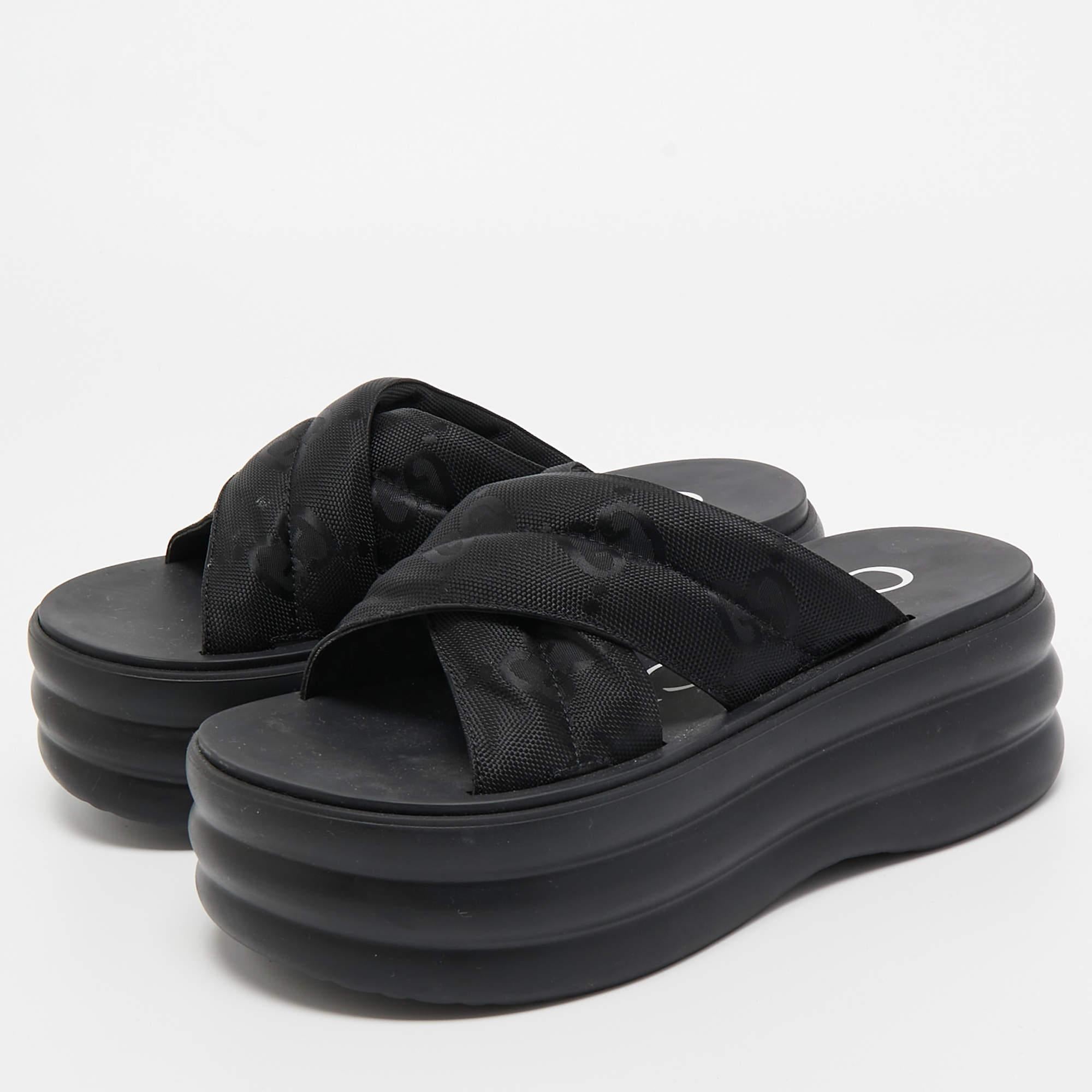 Perfectly sewn and finished to ensure an elegant look and fit, these Gucci platform sandals are a purchase you'll love flaunting. They look great on the feet.

