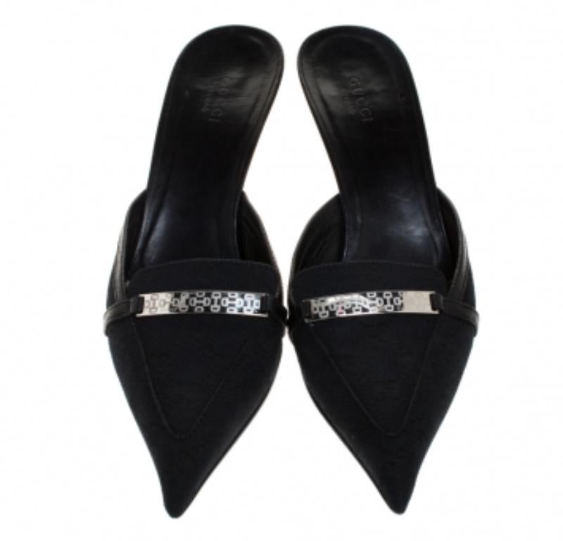 Mules à bouts pointus en toile GG noire de Gucci Taille 39,5 Bon état - En vente à Dubai, Al Qouz 2