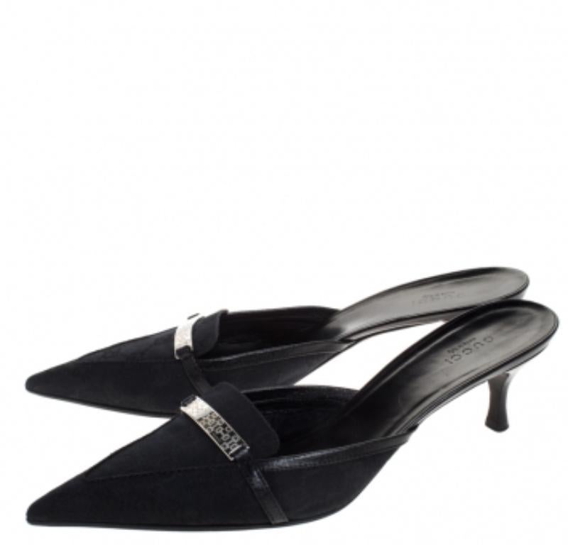 Mules à bouts pointus en toile GG noire de Gucci Taille 39,5 en vente 2
