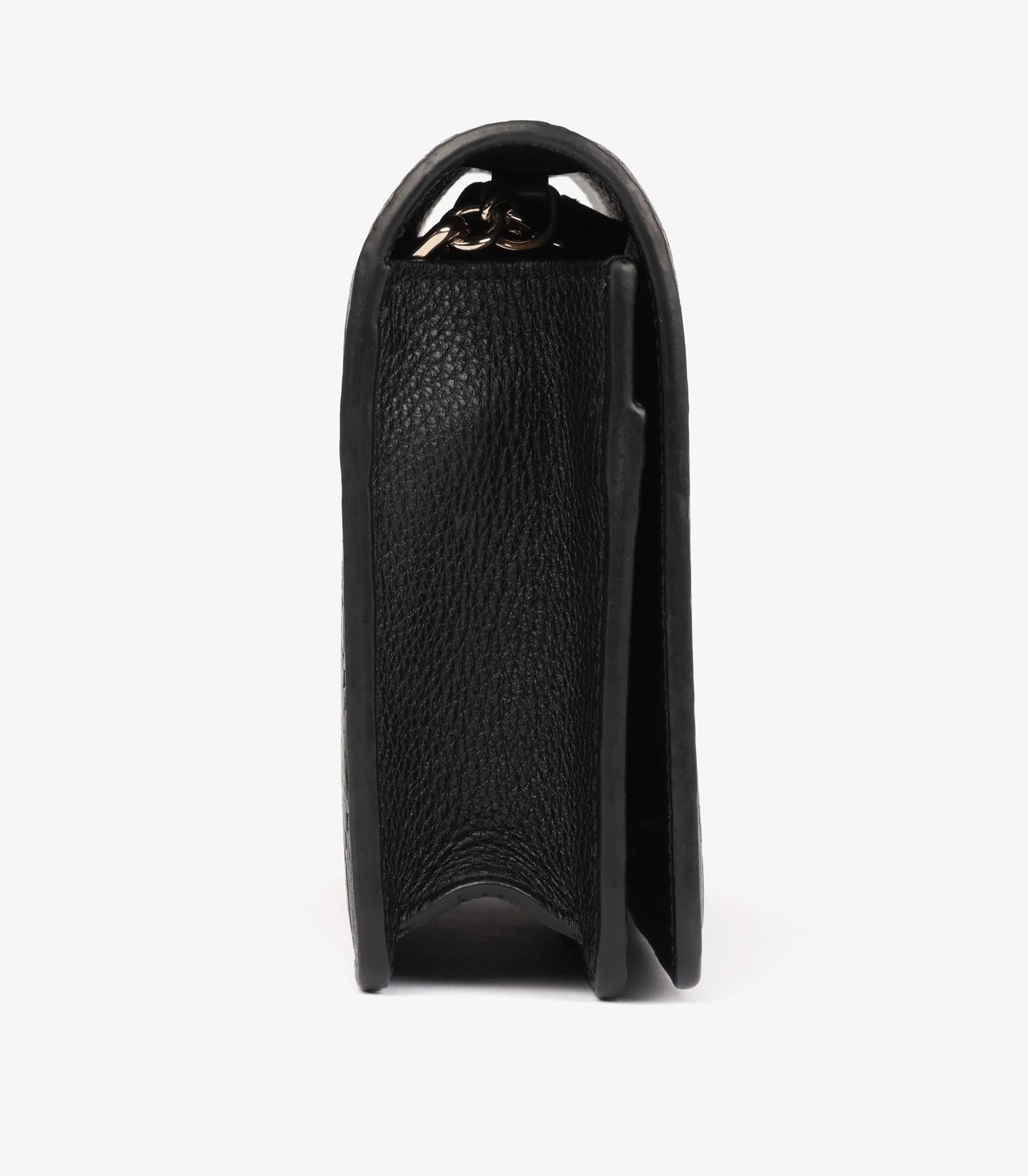 Portafoglio con emblema GG in pelle di vitello granulosa nera di Gucci In condizioni buone in vendita a Bishop's Stortford, Hertfordshire