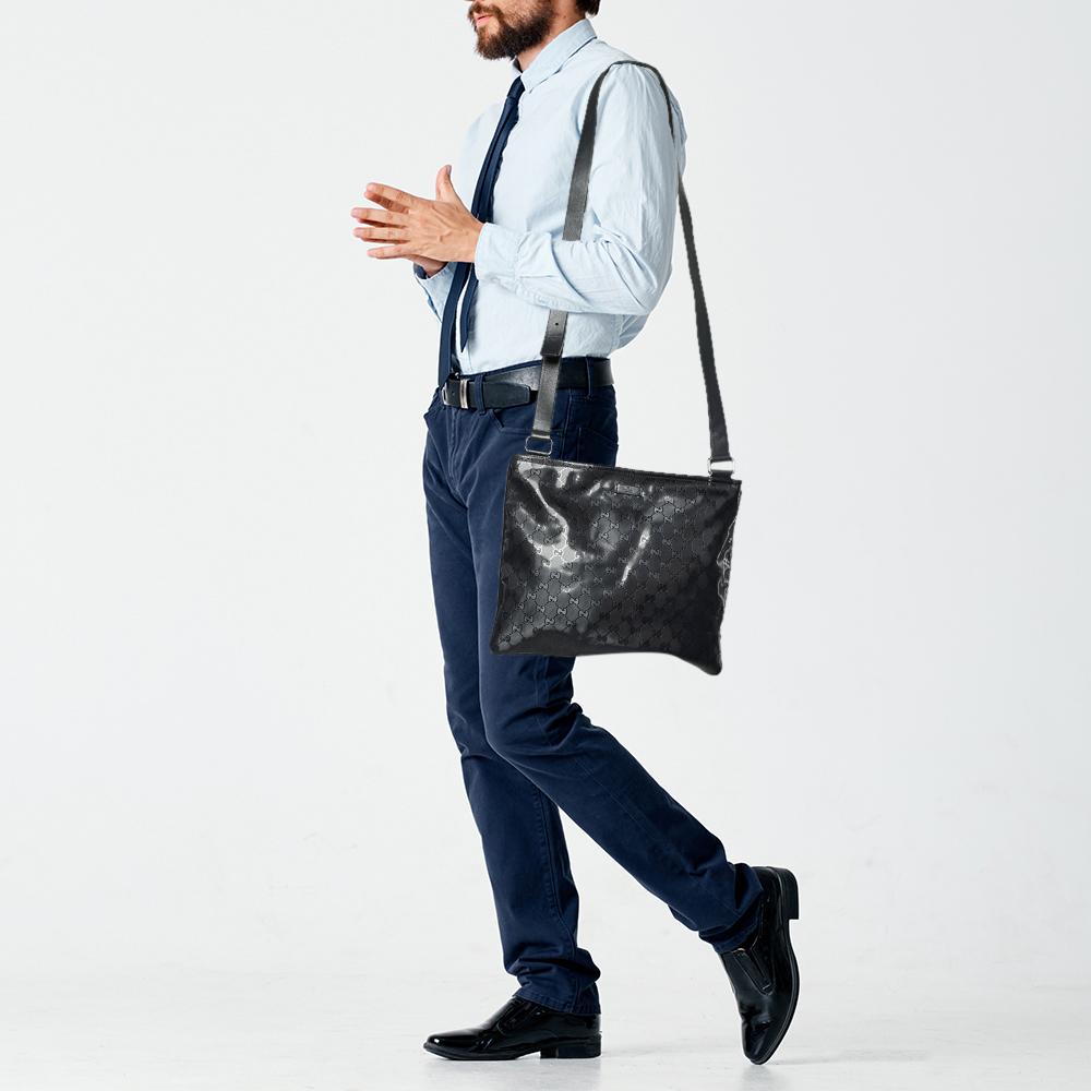 Gucci Black GG Imprime Leather Messenger Bag In Excellent Condition In Dubai, Al Qouz 2