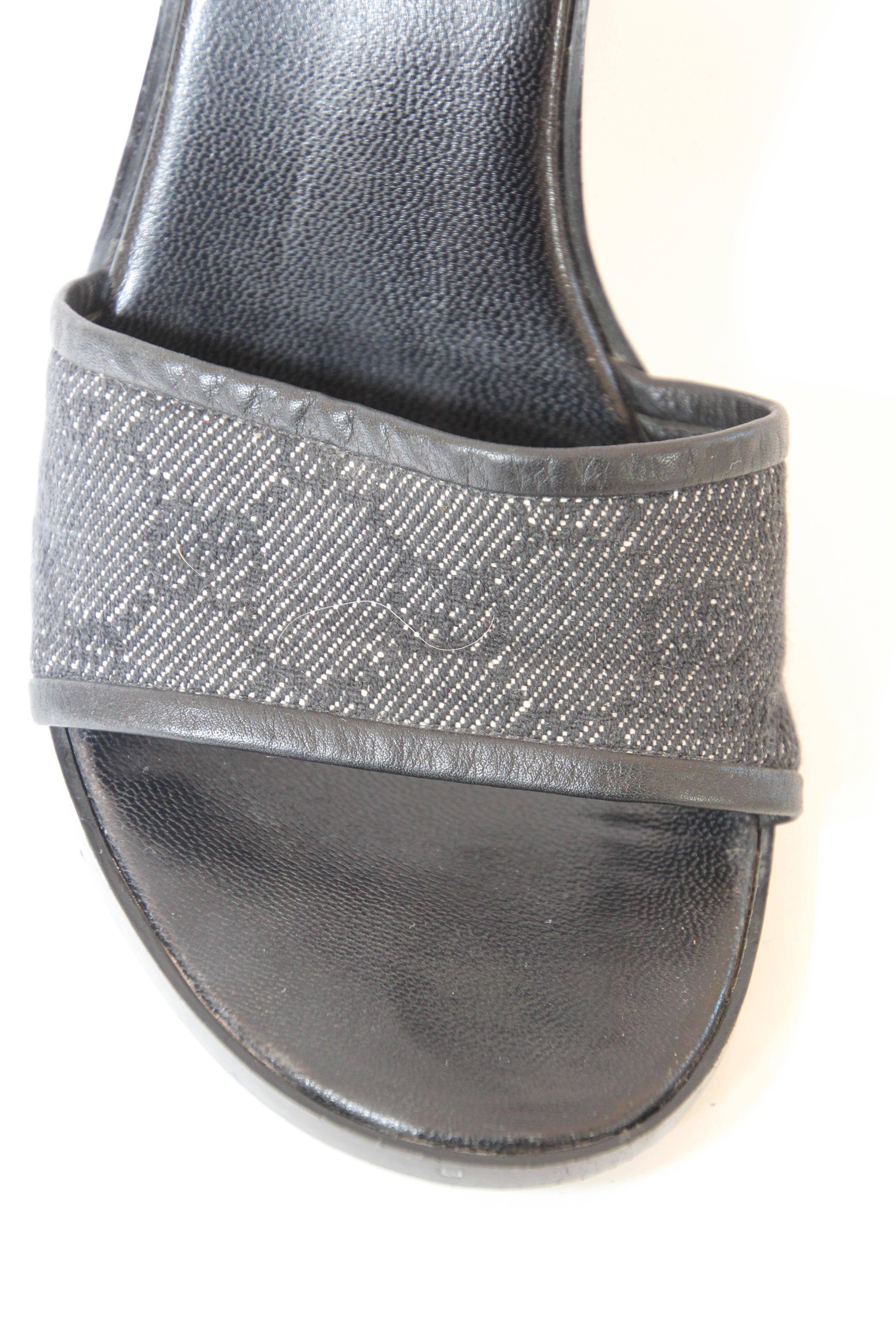 Gucci Black GG Logo Canvas and Leather Trim Slide Sandals (Sandales à glissière avec logo GG en toile et garniture en cuir) en vente 6
