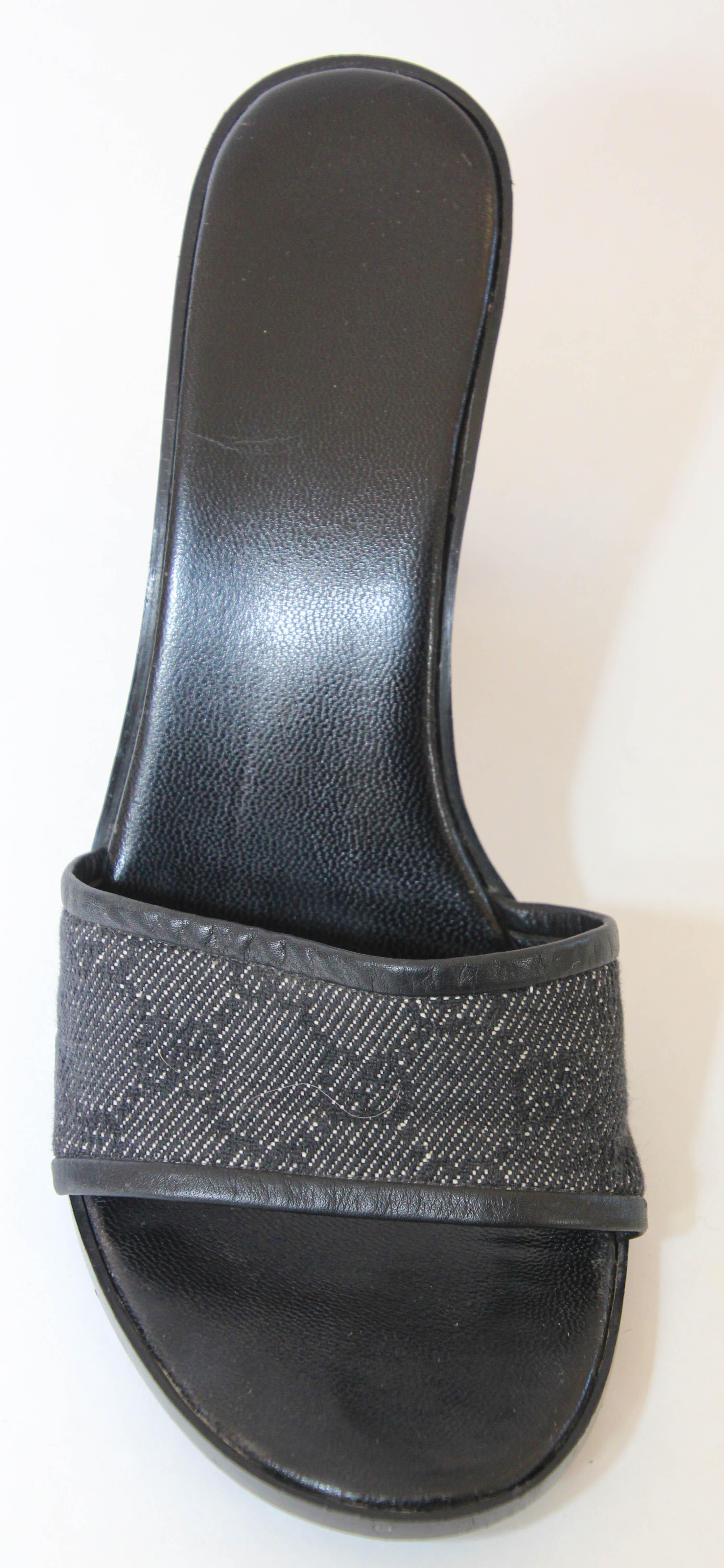 Gucci Slide-Sandalen mit schwarzem GG-Logo aus Segeltuch und Lederbesatz im Angebot 5
