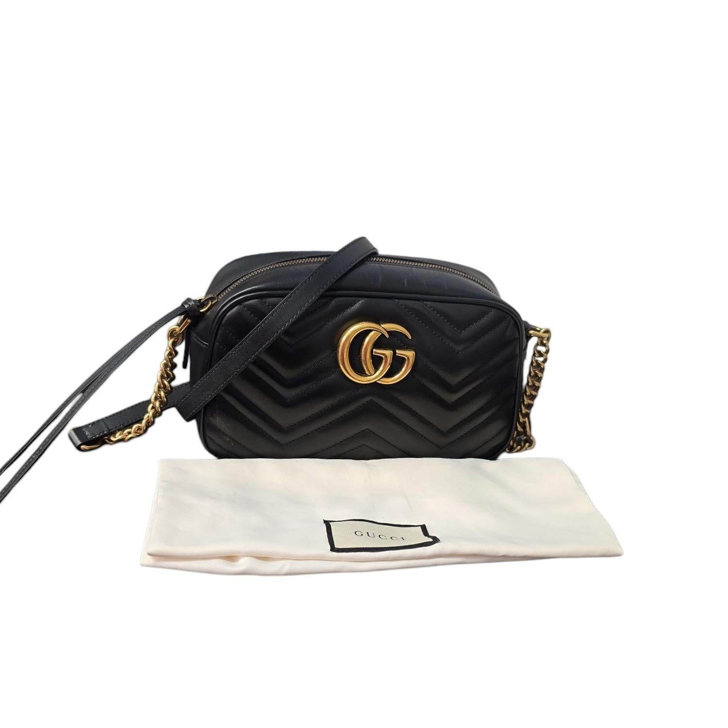 Gucci Borsa a tracolla nera con fotocamera GG Marmont Small in vendita 7
