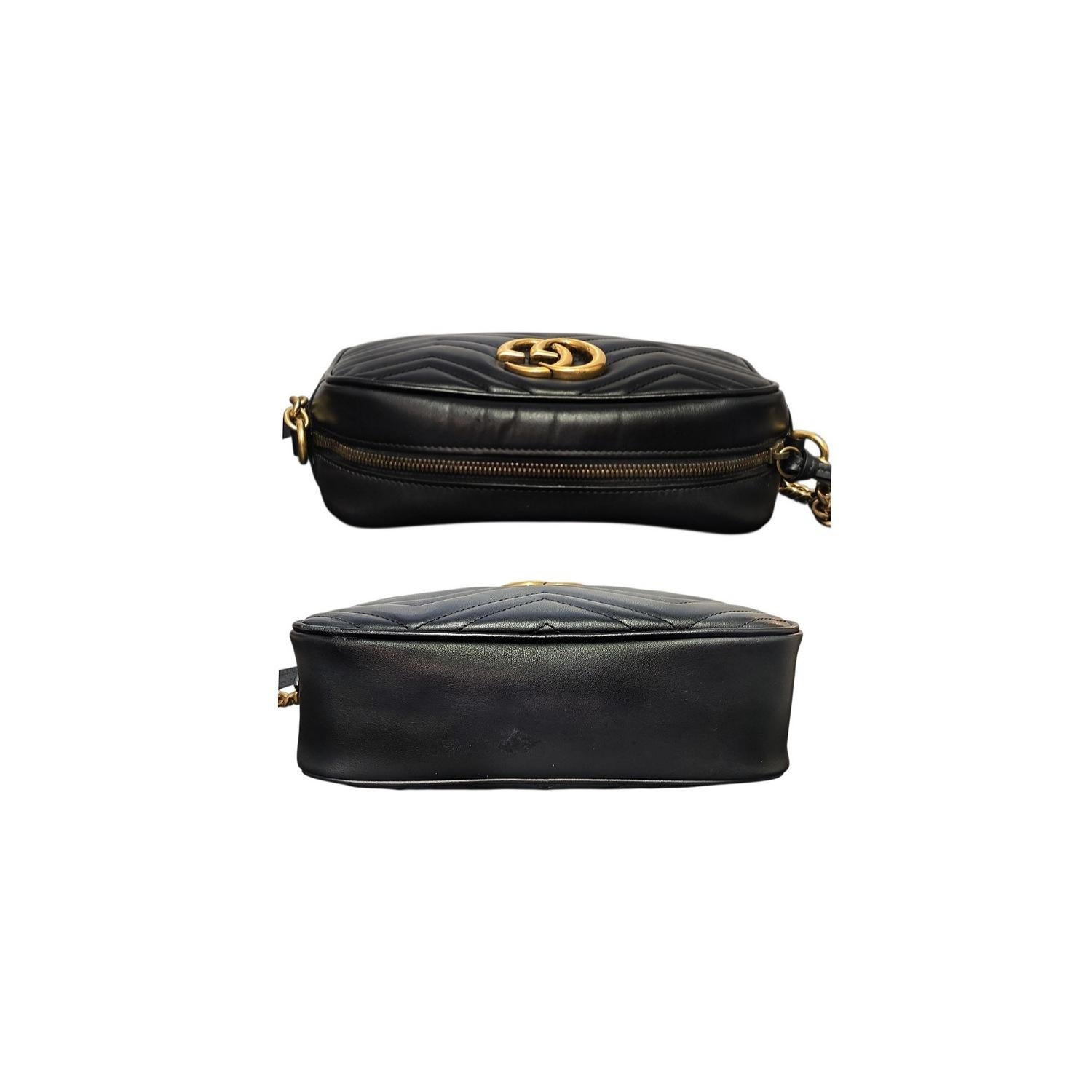 Gucci Borsa a tracolla nera con fotocamera GG Marmont Small in vendita 1