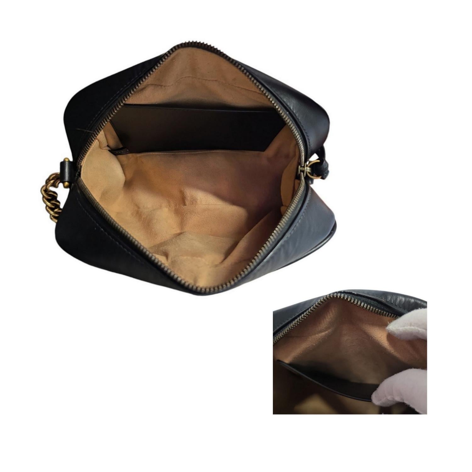 Gucci Borsa a tracolla nera con fotocamera GG Marmont Small in vendita 2